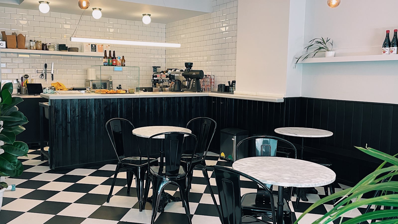 UNFLTRD Coffee interior