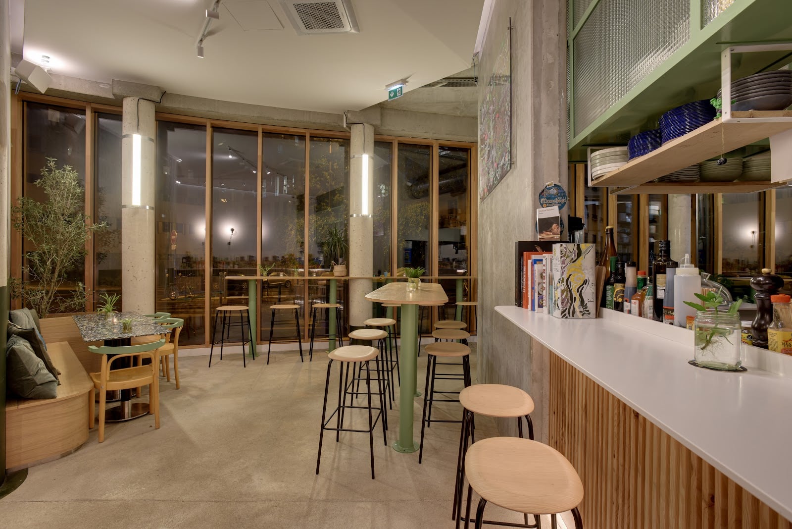 Café Cayo interior