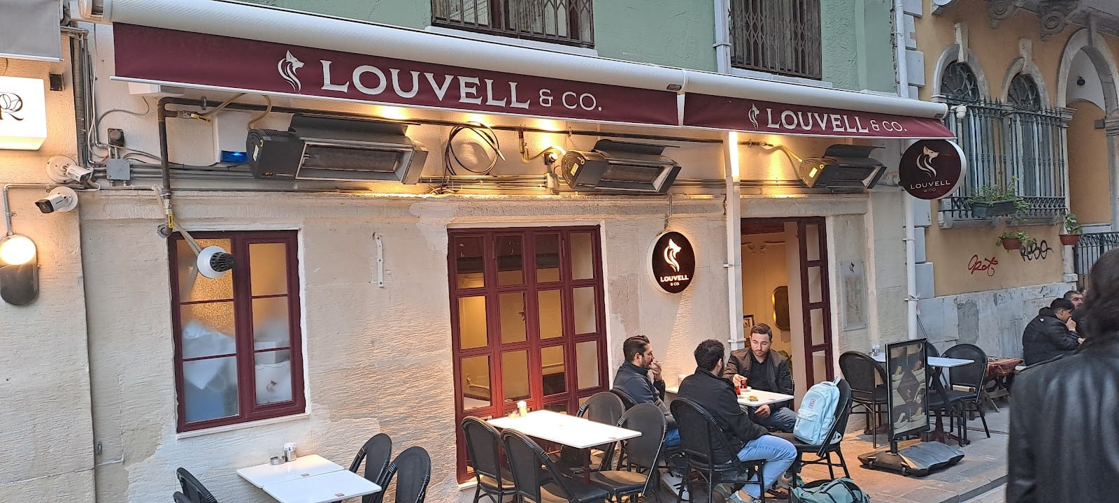 Louvell & Co Galata