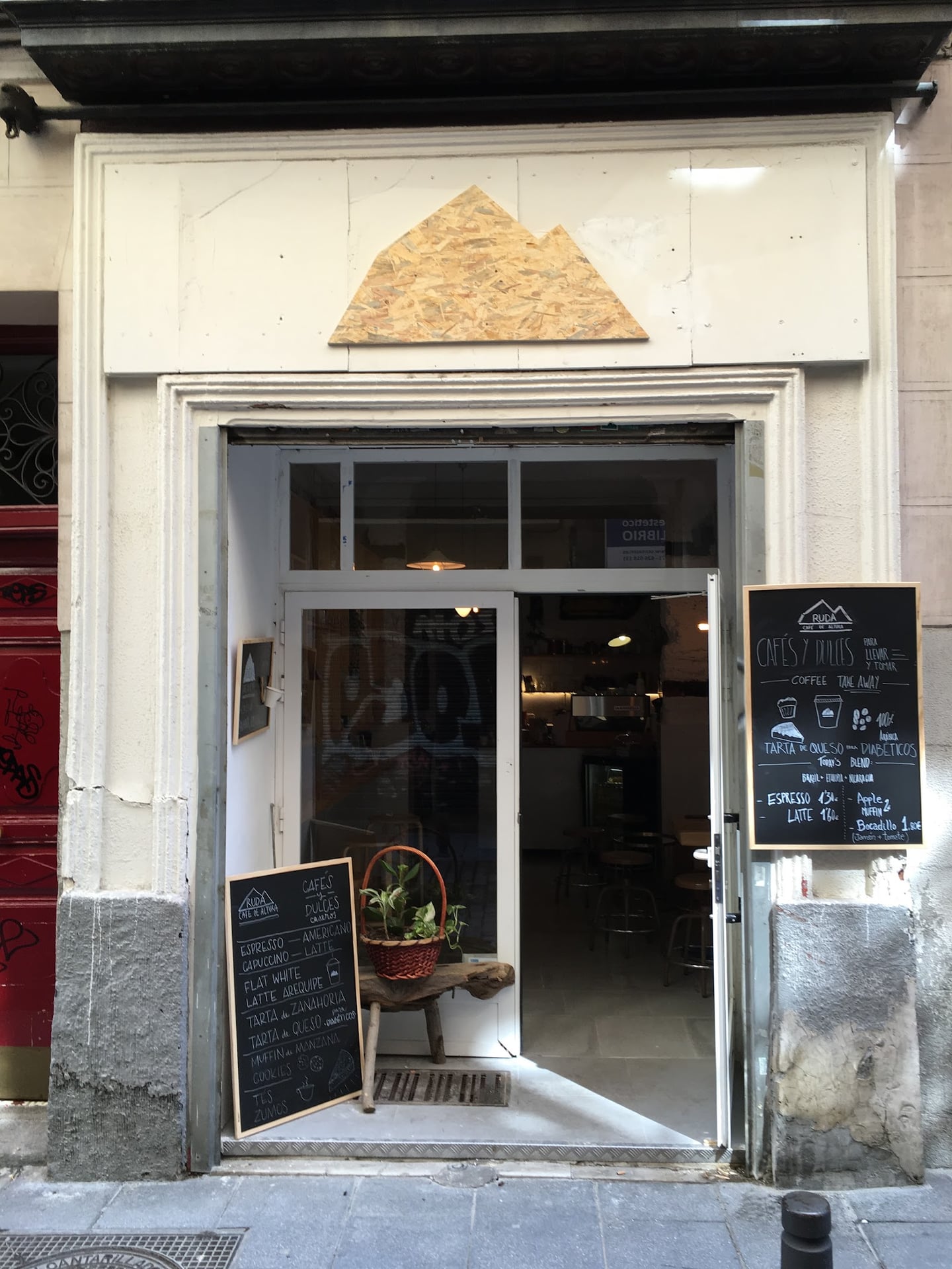 Ruda Café interior