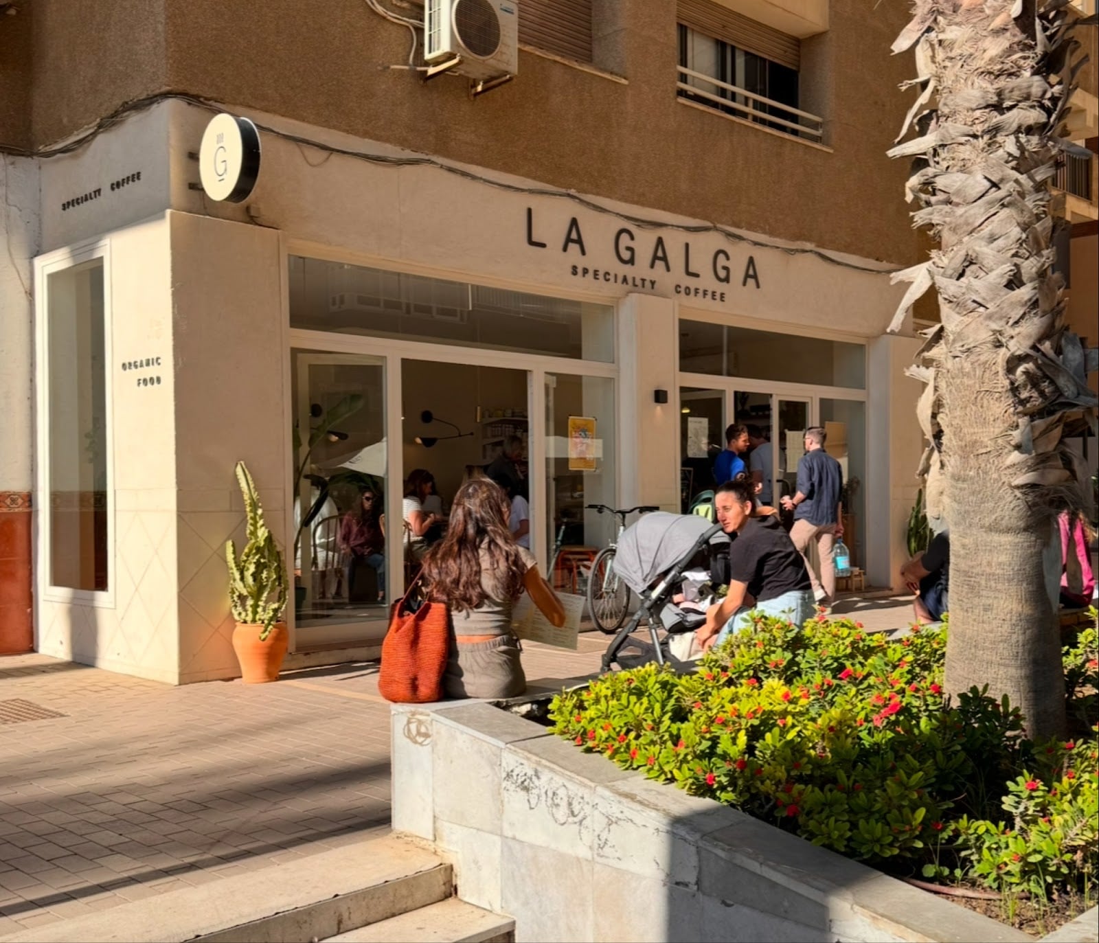 La Galga Specialty Coffee & Bistro interior