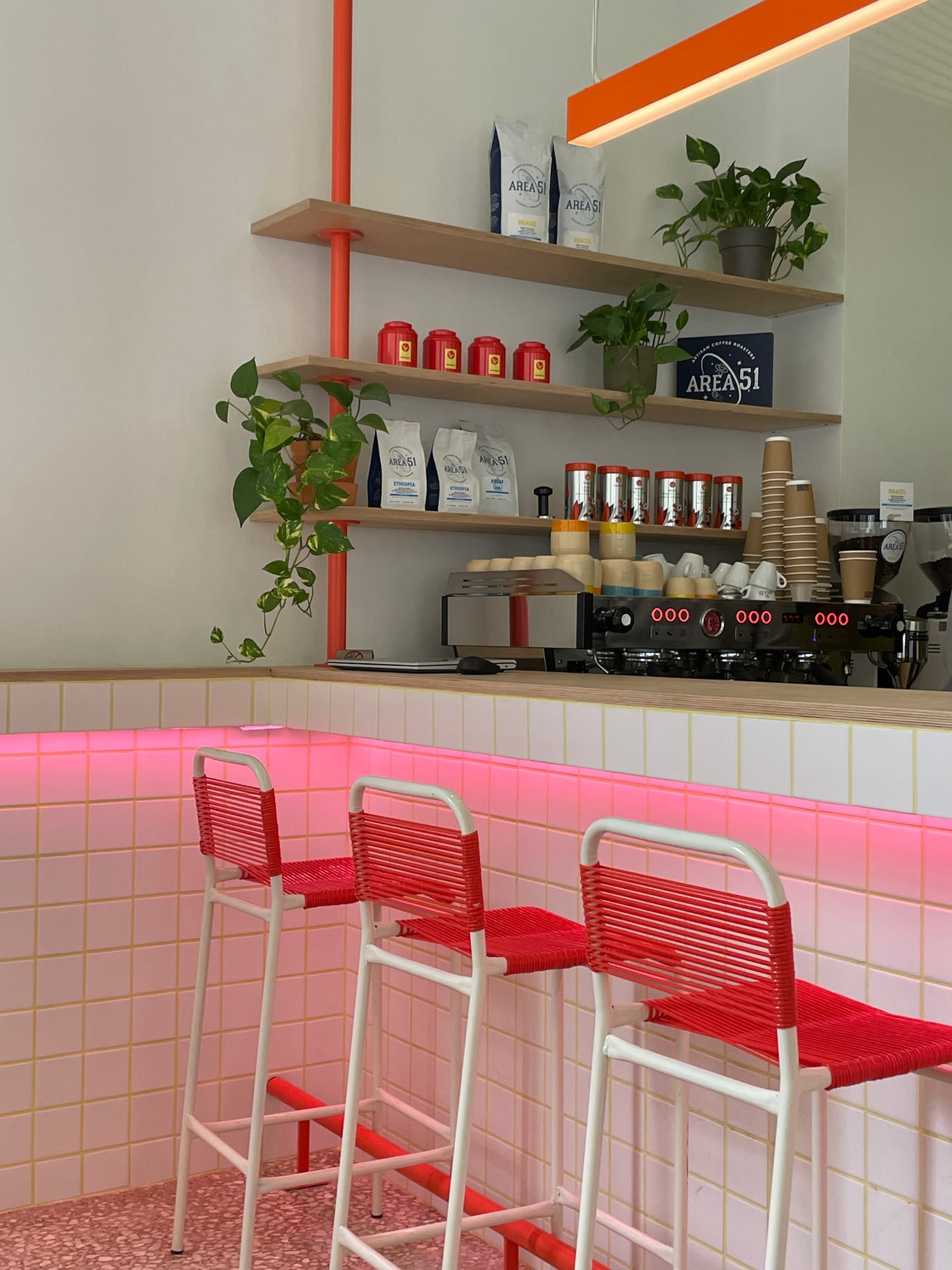 ΛΕΜΟΝ ΑΘΕΝΣ interior