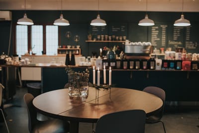 Totalen Bluebird coffee shop