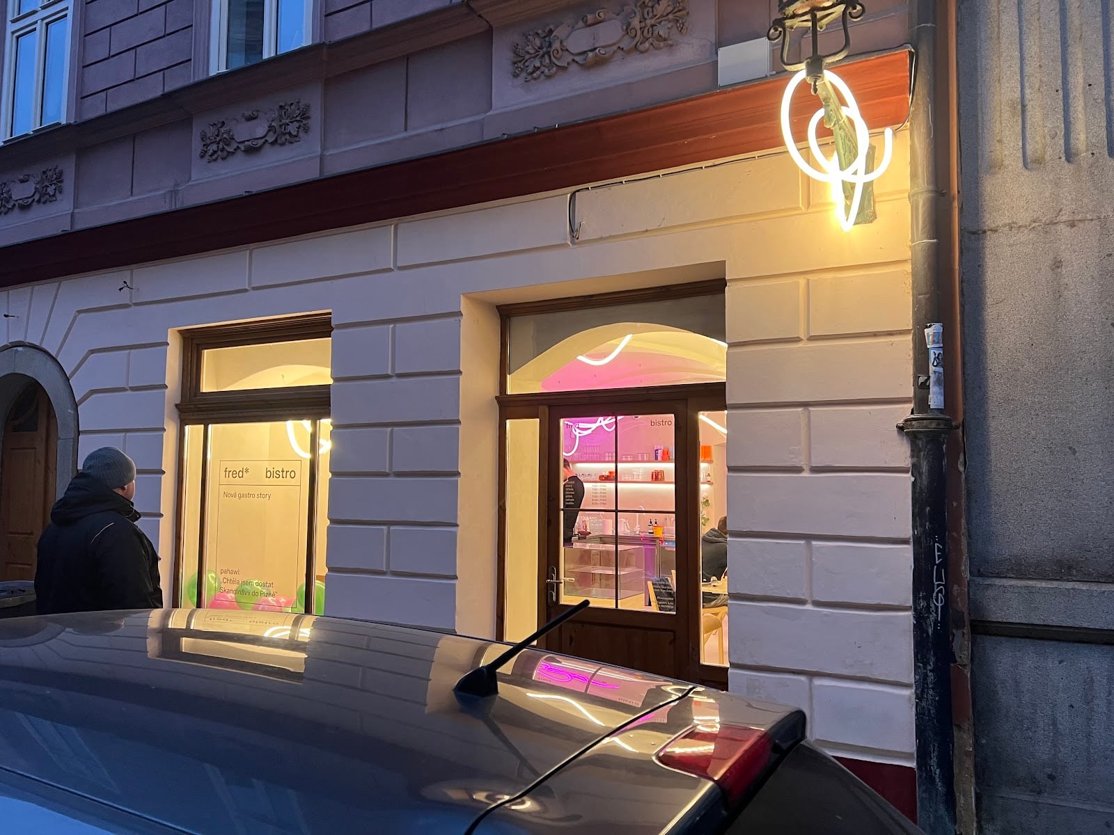 fred bistro interior