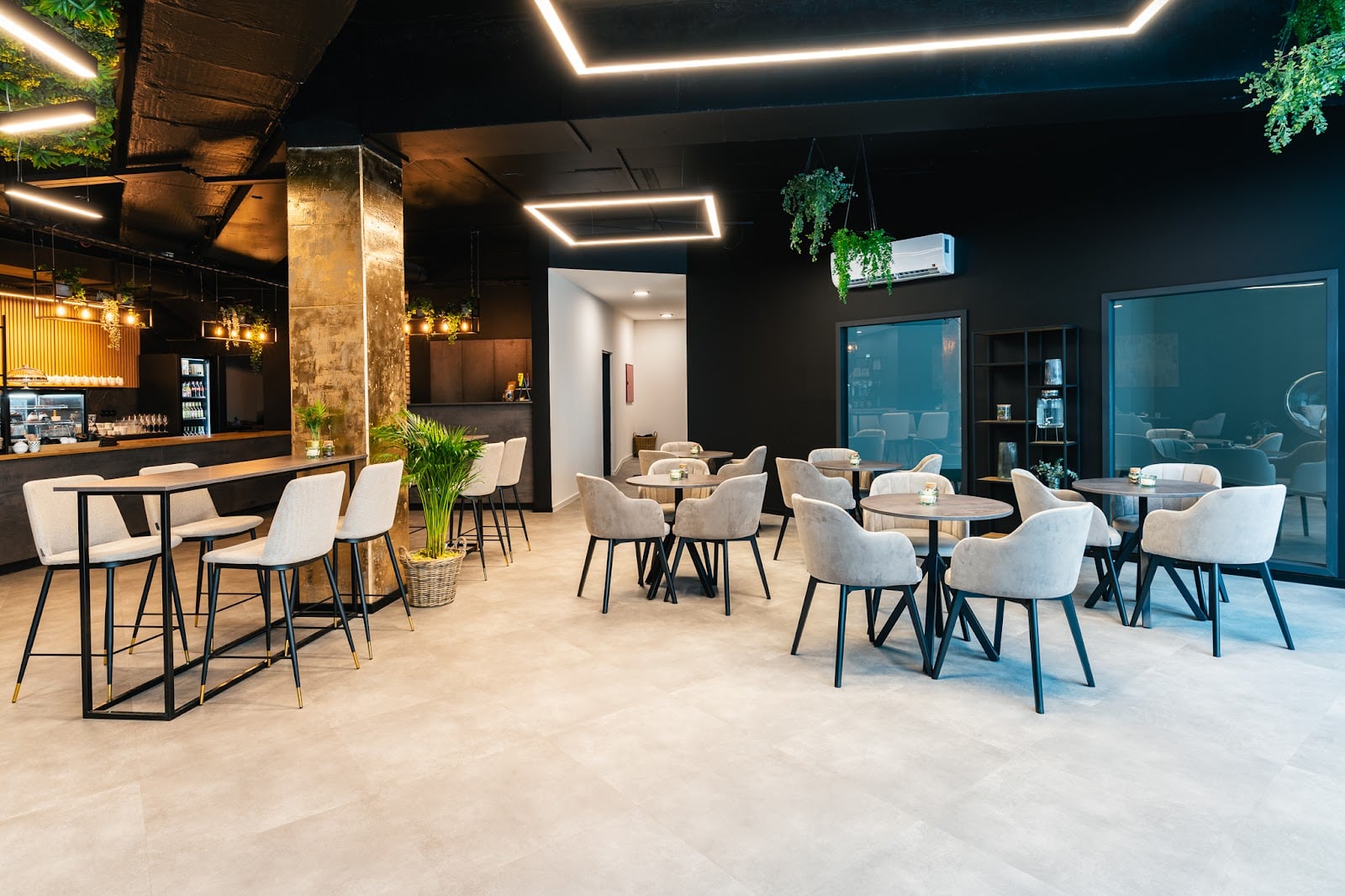 Cafe Garden interior