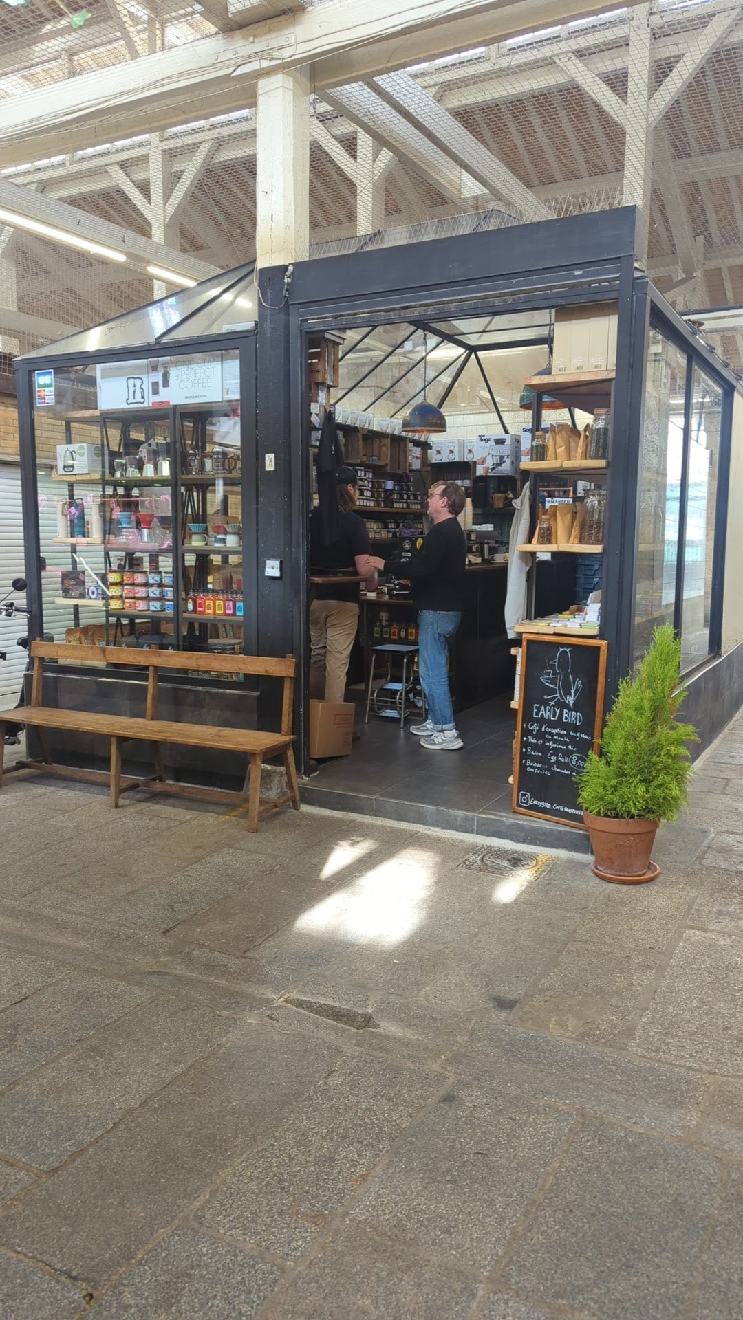 Early Bird - Artisanal Coffee Roasters interior