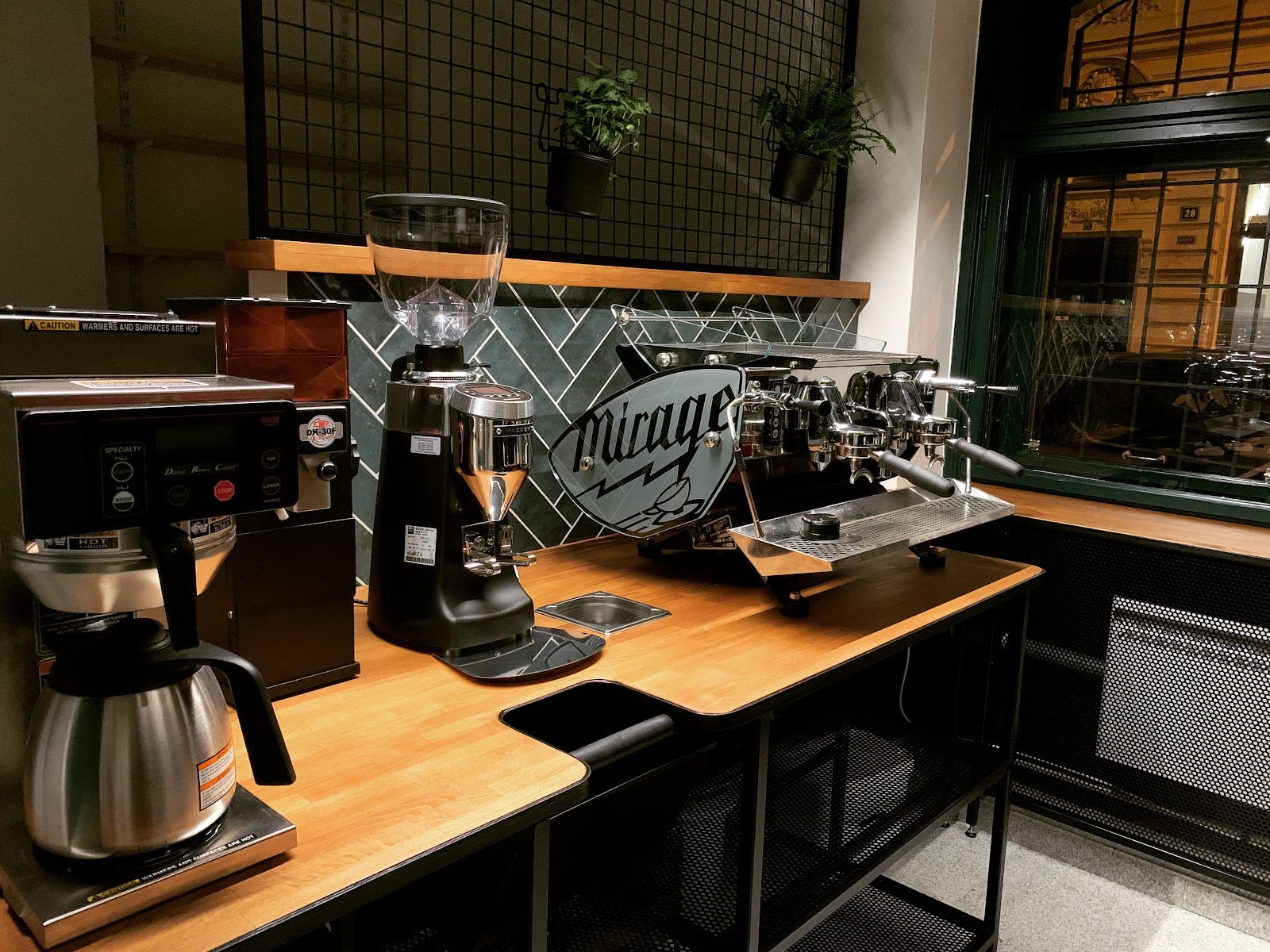 Cafe KávOkno interior