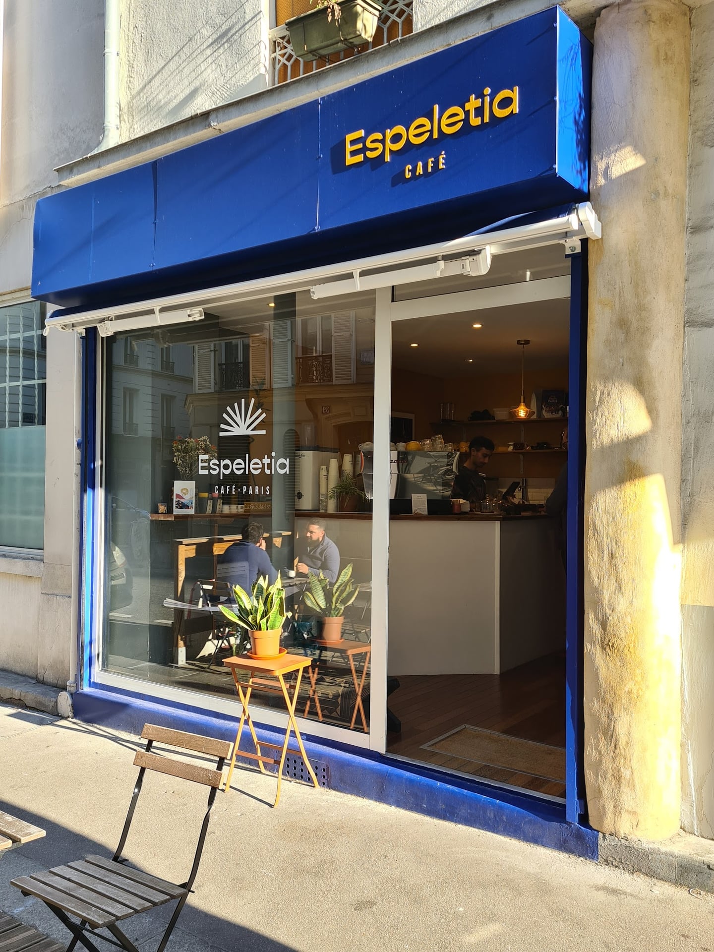 Espeletia Café - Coffee Roaster interior