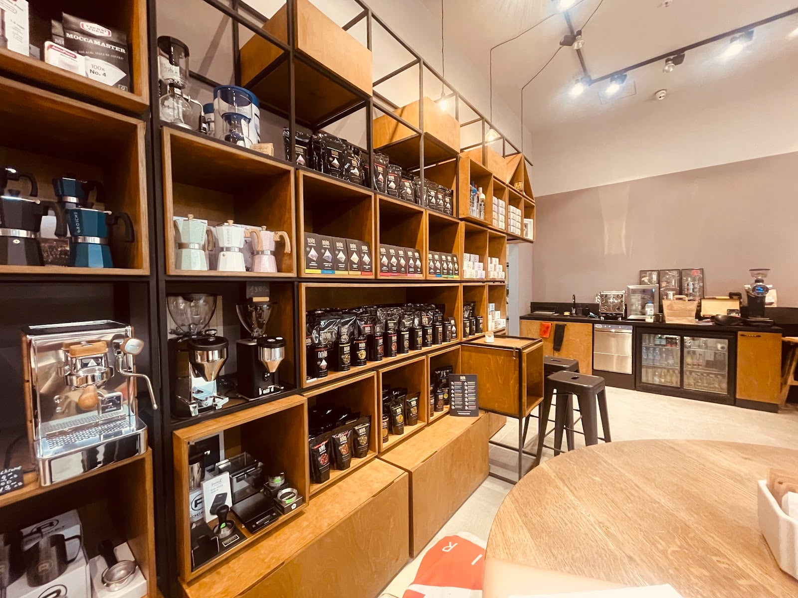 COFFERO Ring Mall interior