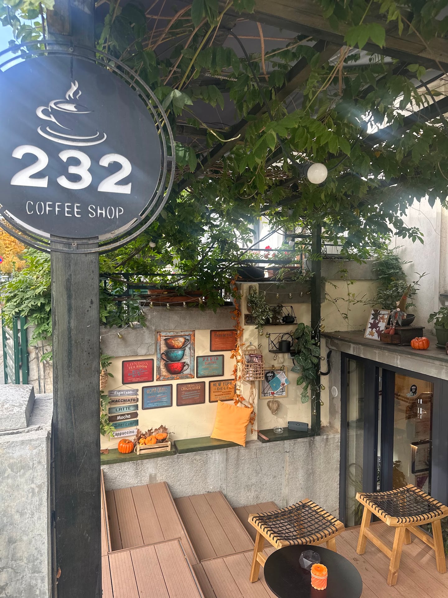 232 Specialty COFFEE SHOP interior