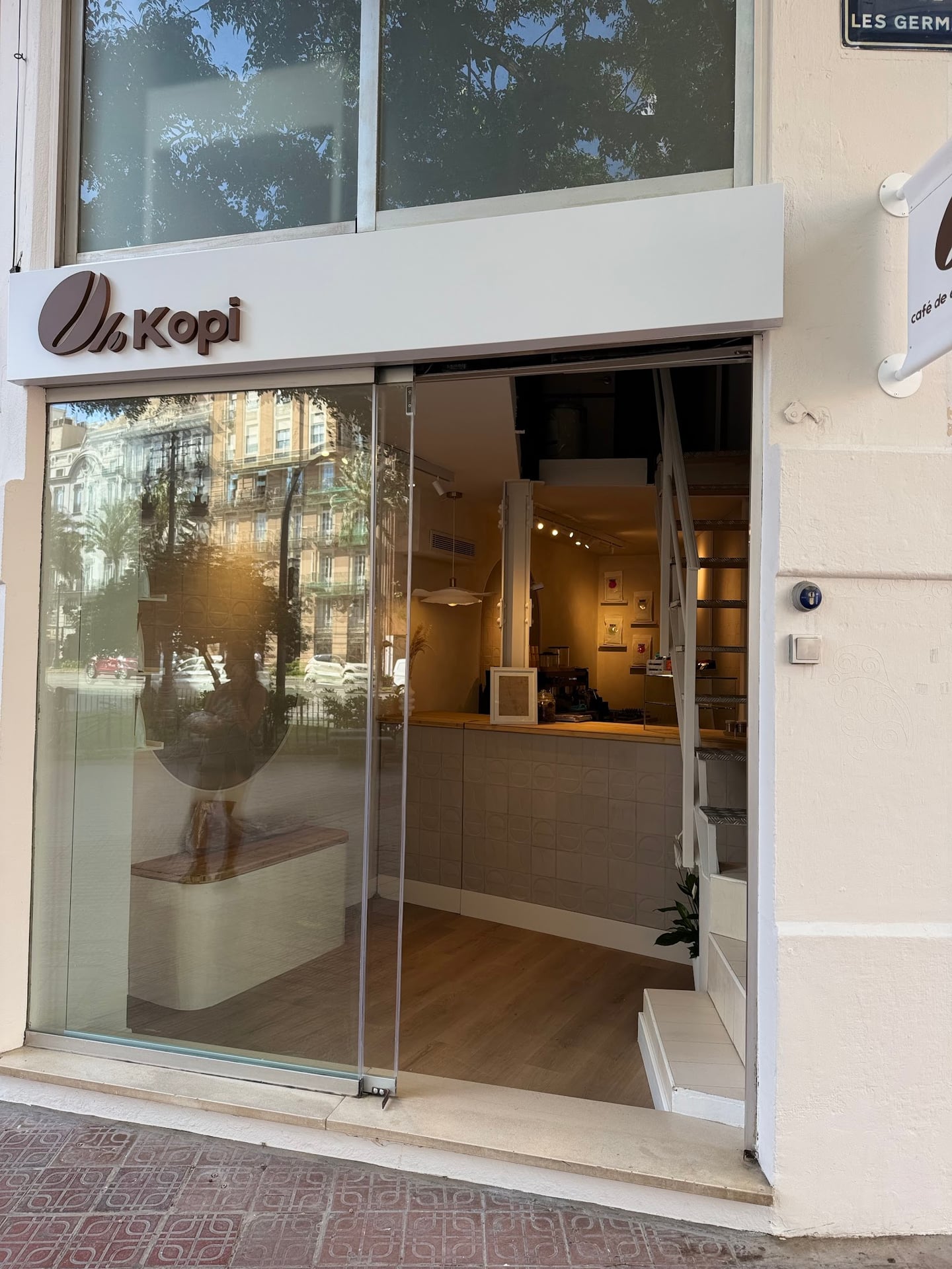 % Kopi | Specialty Coffee interior