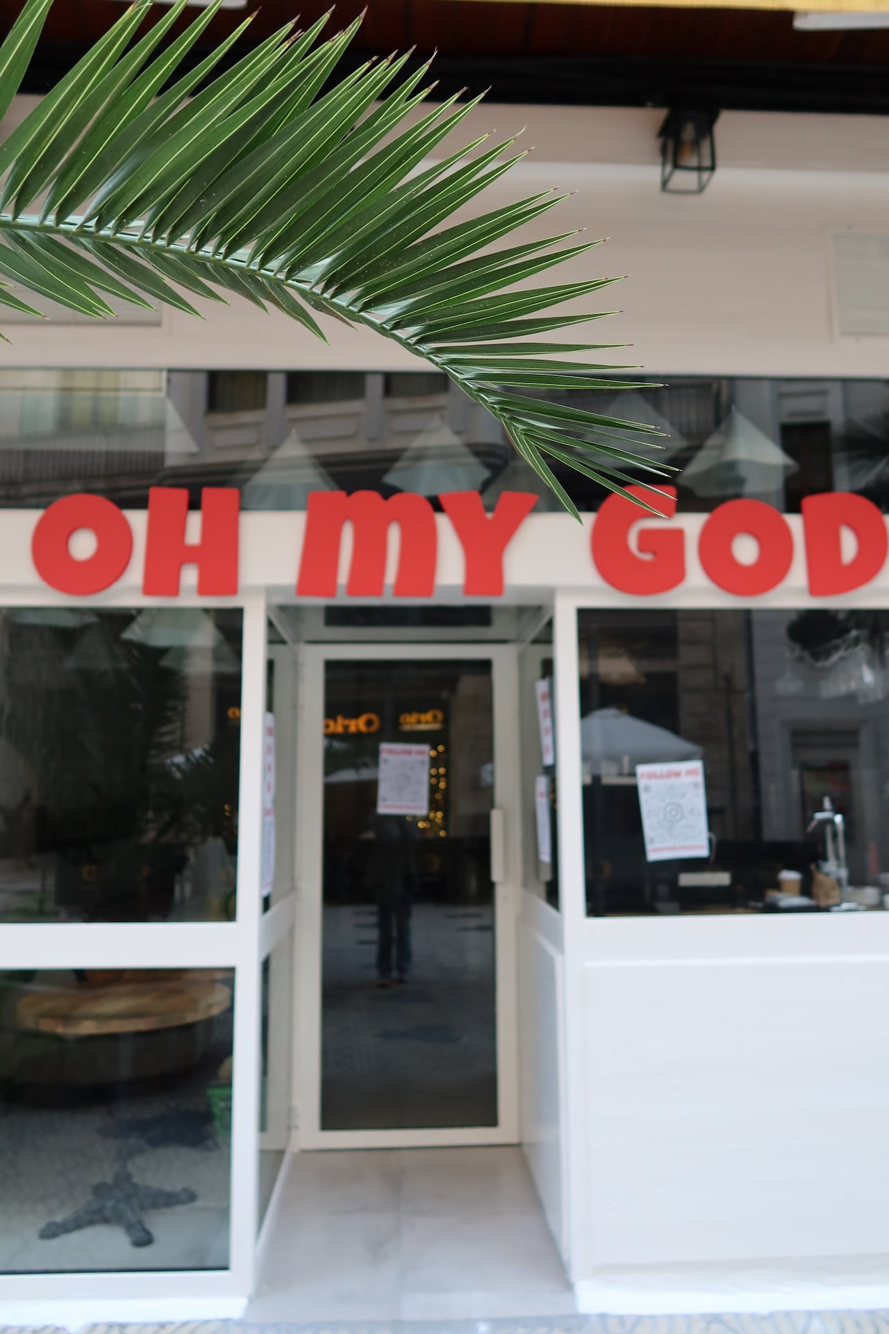 Oh My God interior