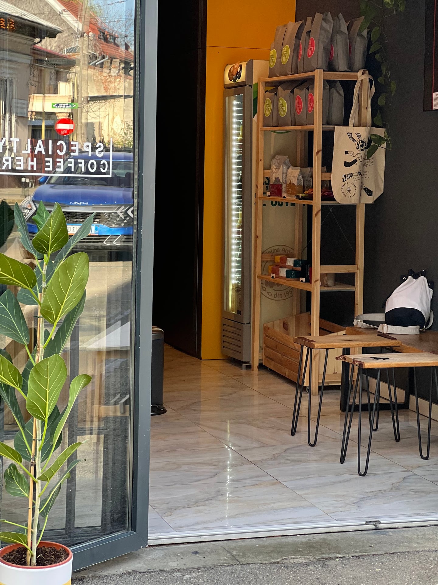 Perfect Simplu Coffee shop Cismigiu interior