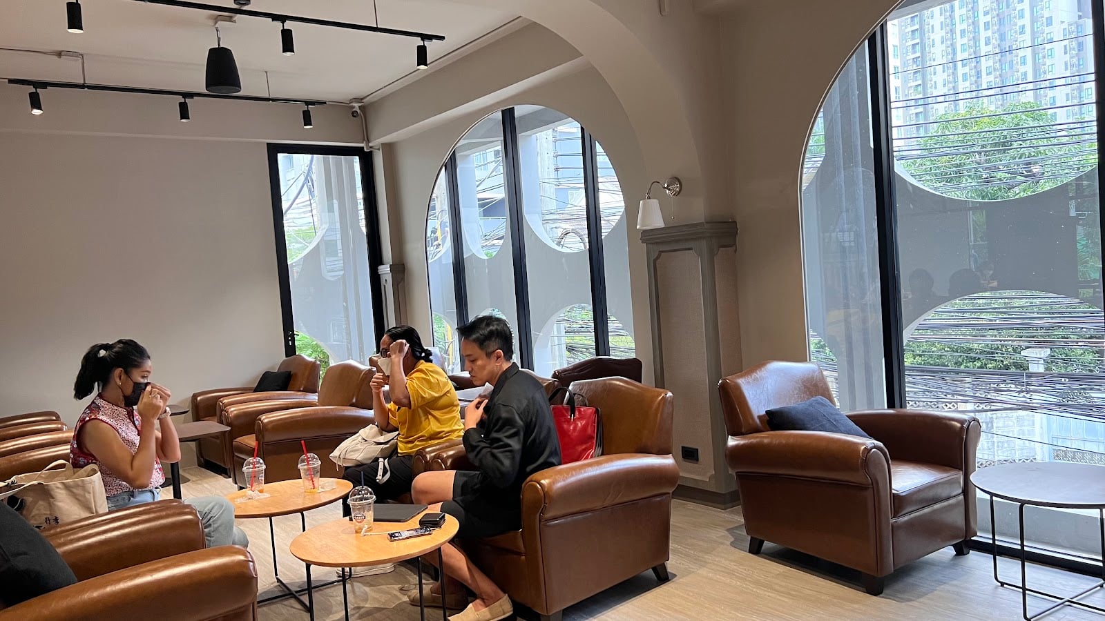 Oasis Coffee Huai Khwang