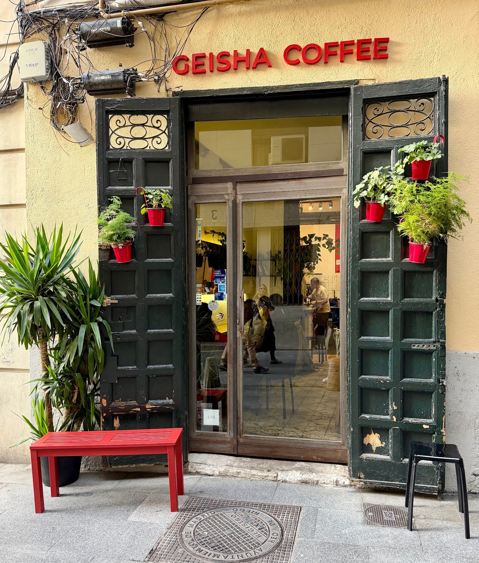 Geisha Coffee interior