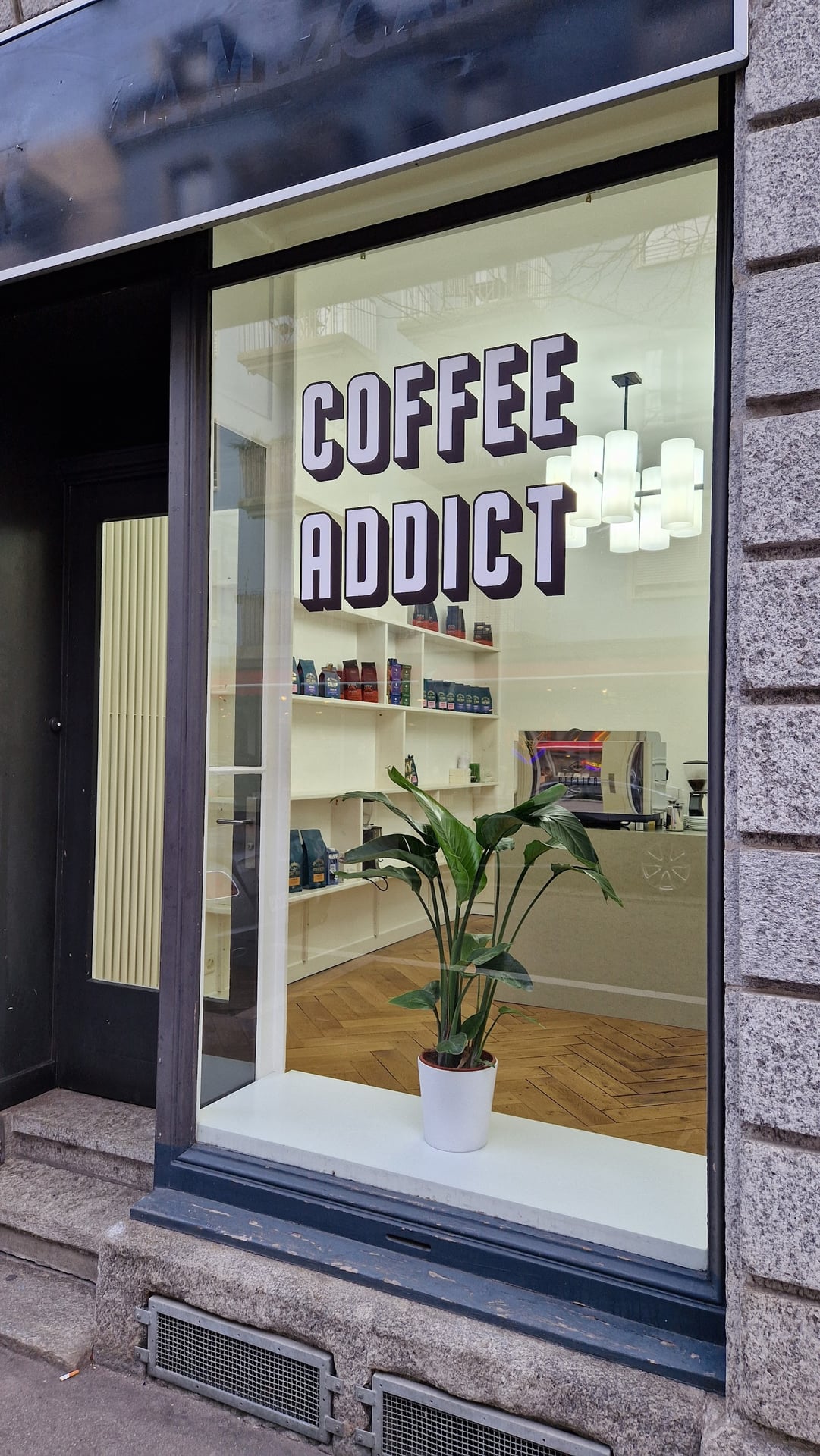 COFFEE ADDICT interior