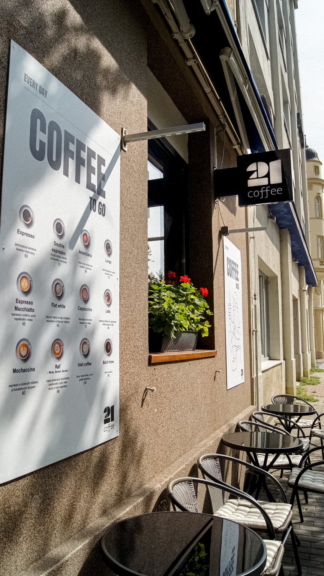 21 Coffee interior