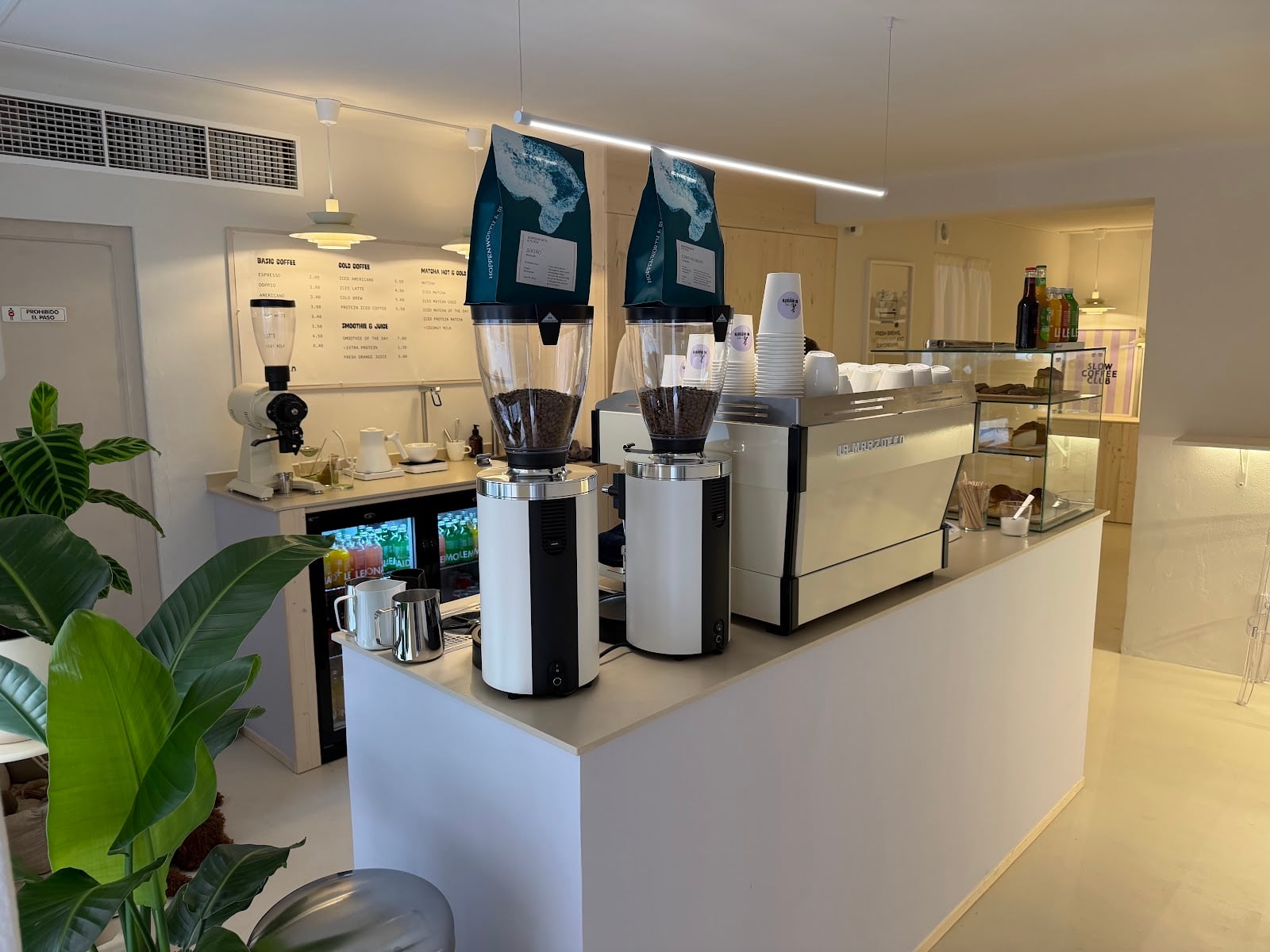 Mi Manera Specialty Coffee interior