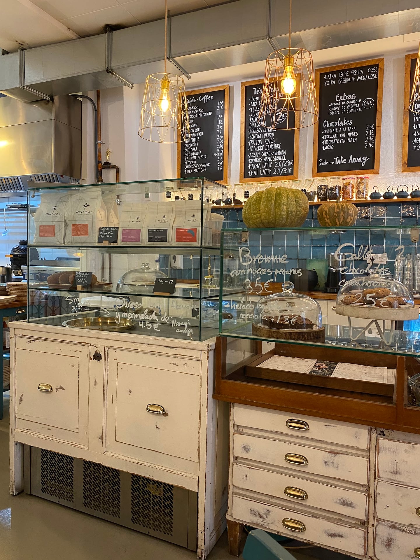 OLULA CAFÉ interior
