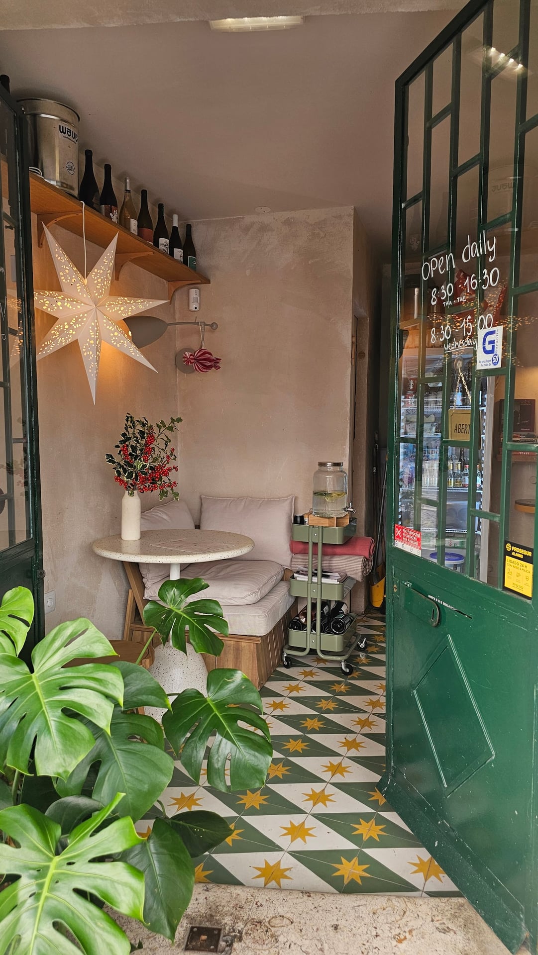 Volta Coffee interior