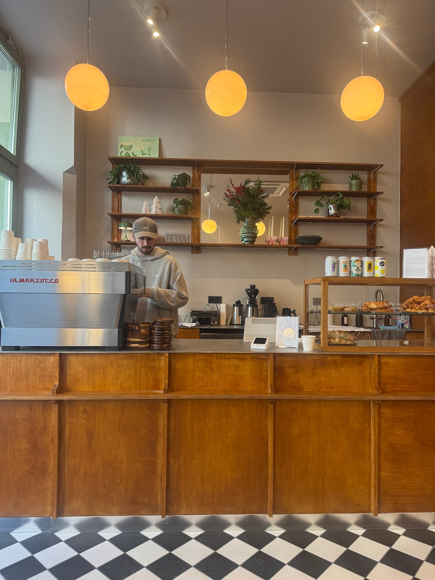 Calli. the coffee club interior