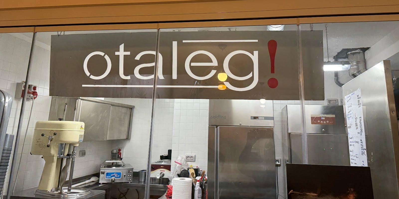 Otaleg interior