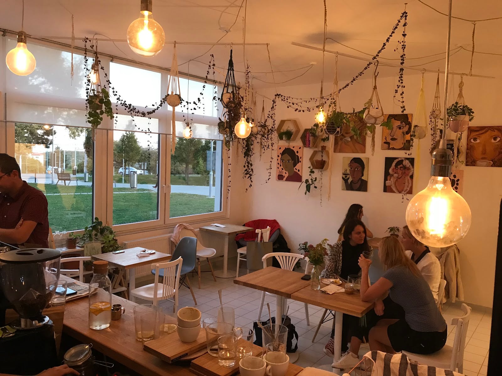 Periferie_kafe interior