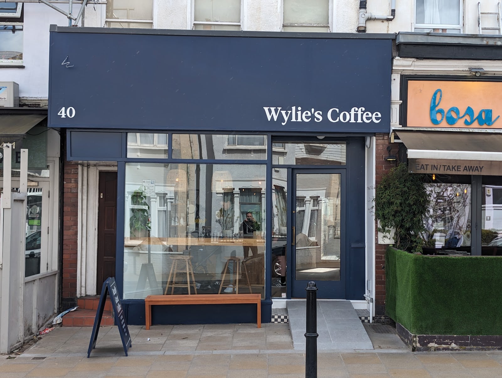 Wylie's Coffee interior