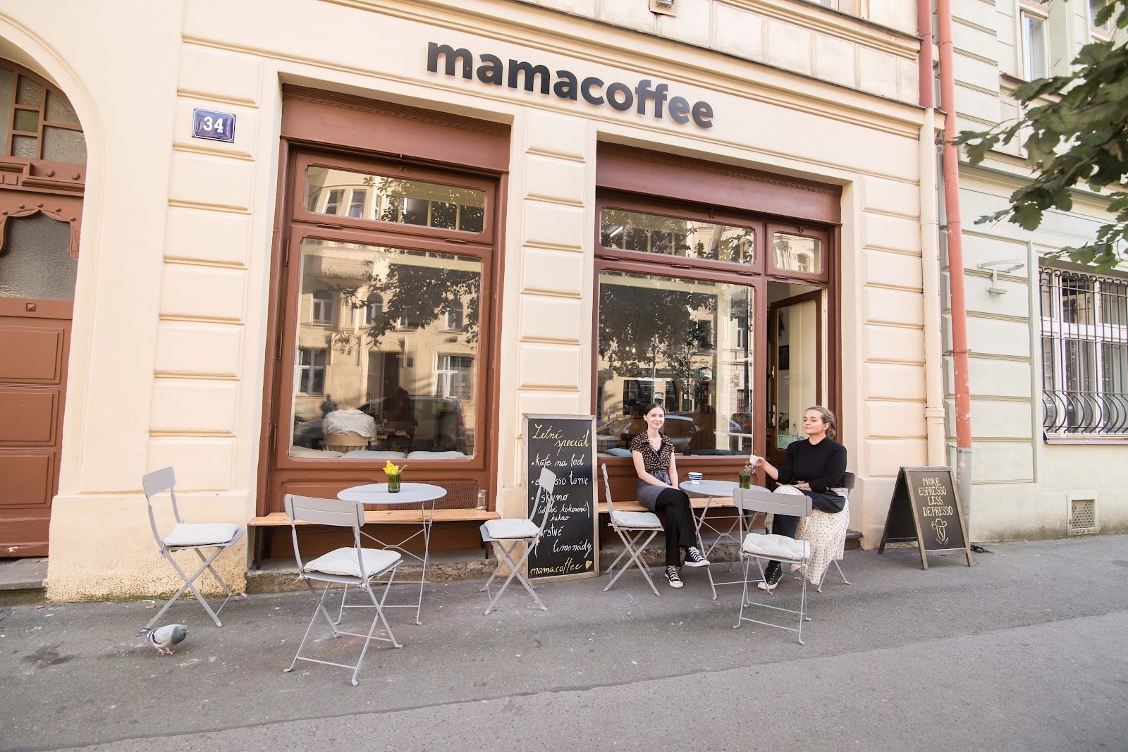 mamacoffe Jaromírova interior