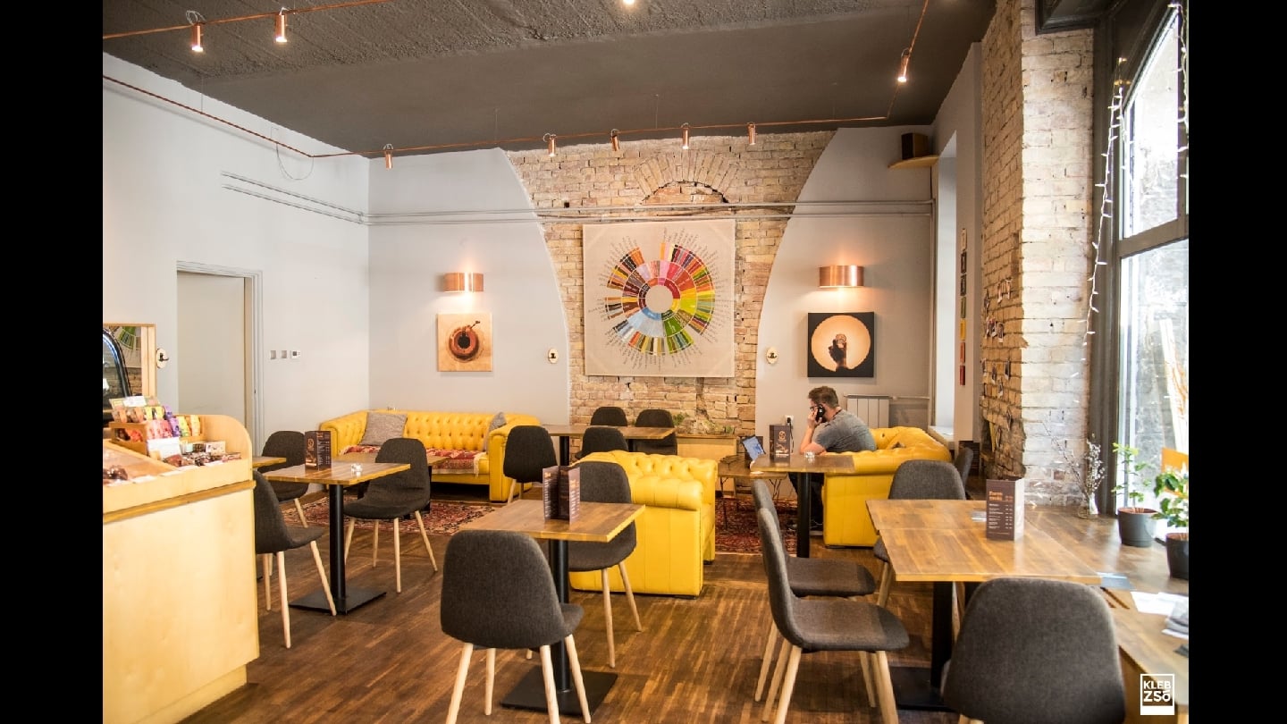 Mantra Specialty Coffee Minibar interior