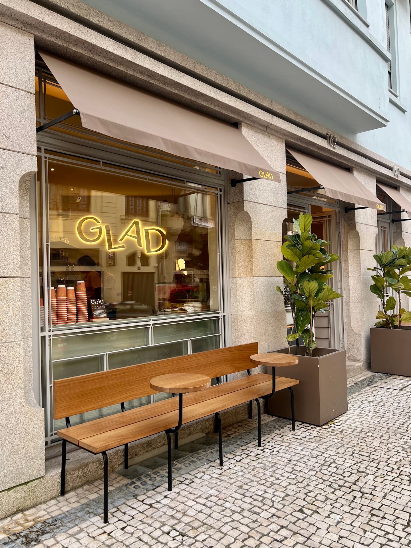 GLAD - Bean to Bar Chocolate & Coffee interior