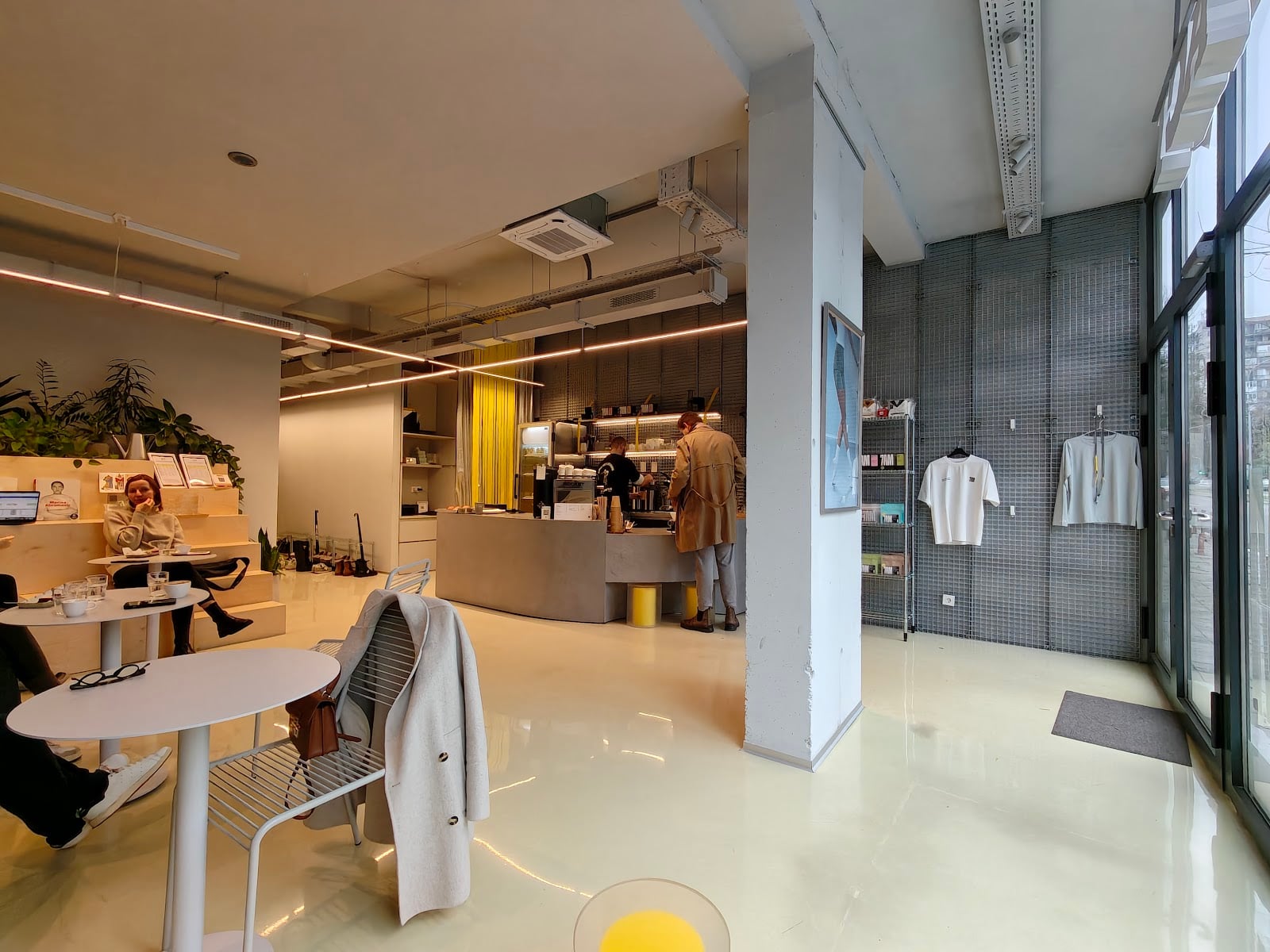 7AM Roasters interior