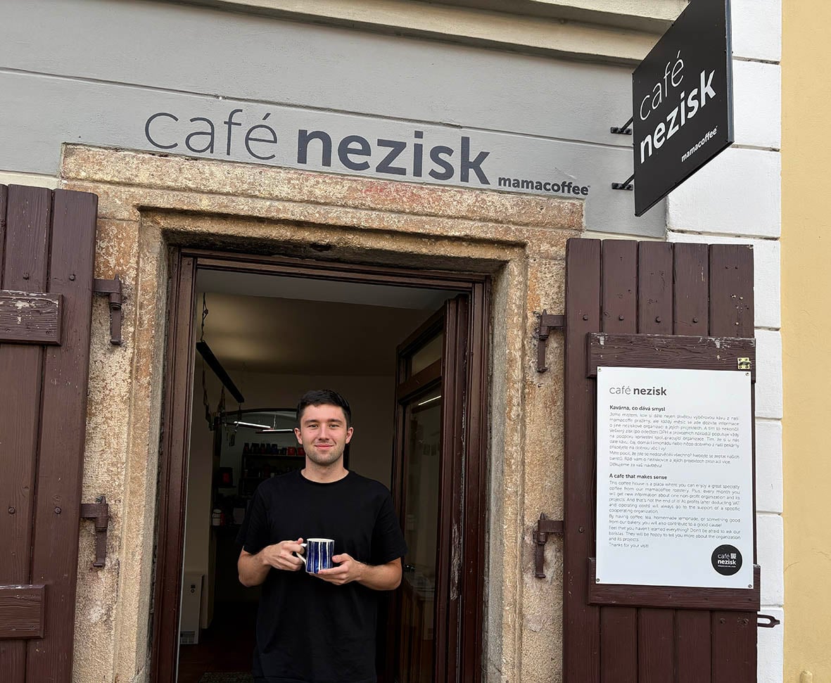 Café Nezisk interior
