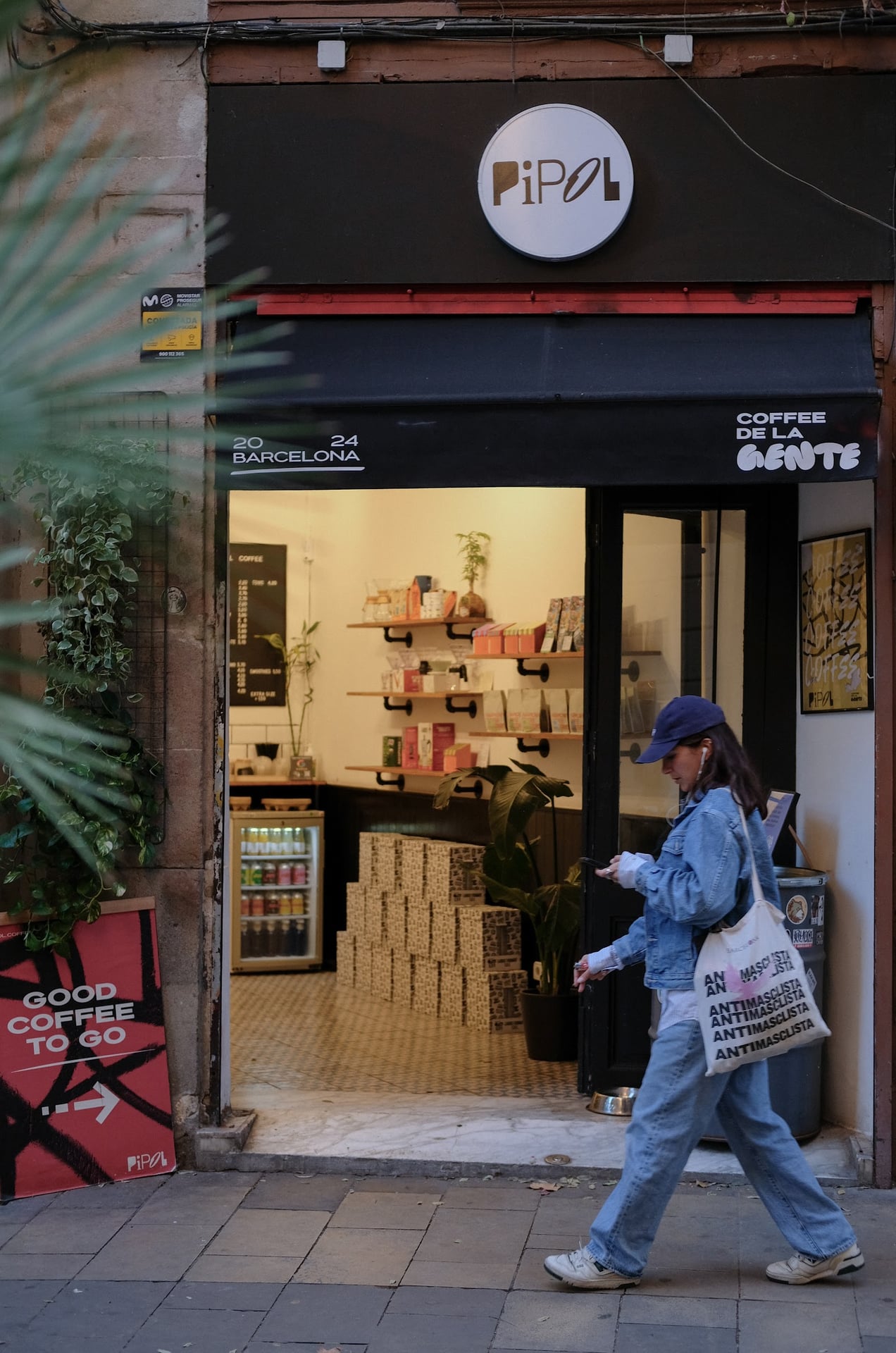 Pipol Coffee interior