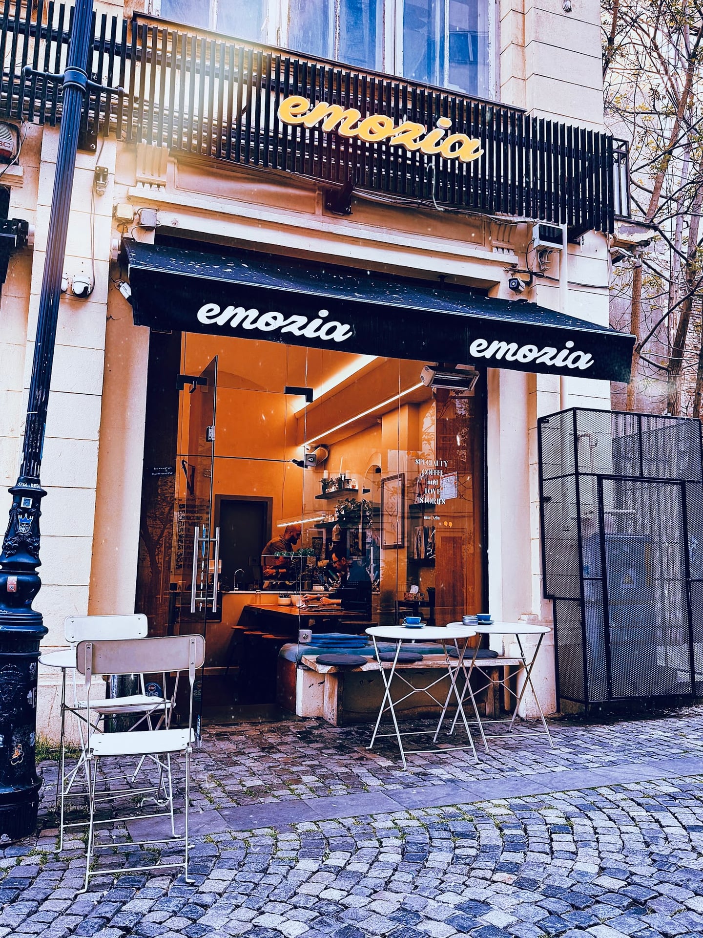 Emozia Coffee Manifesto interior