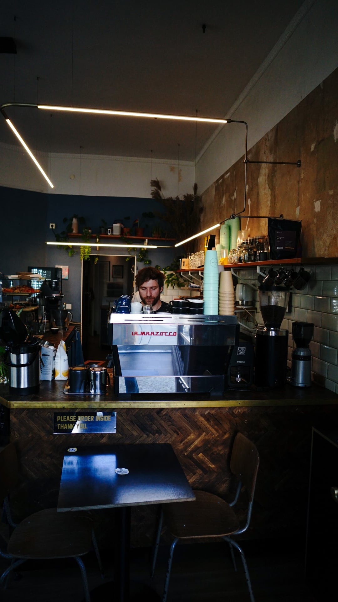 Kiez Kaffee Kraft interior