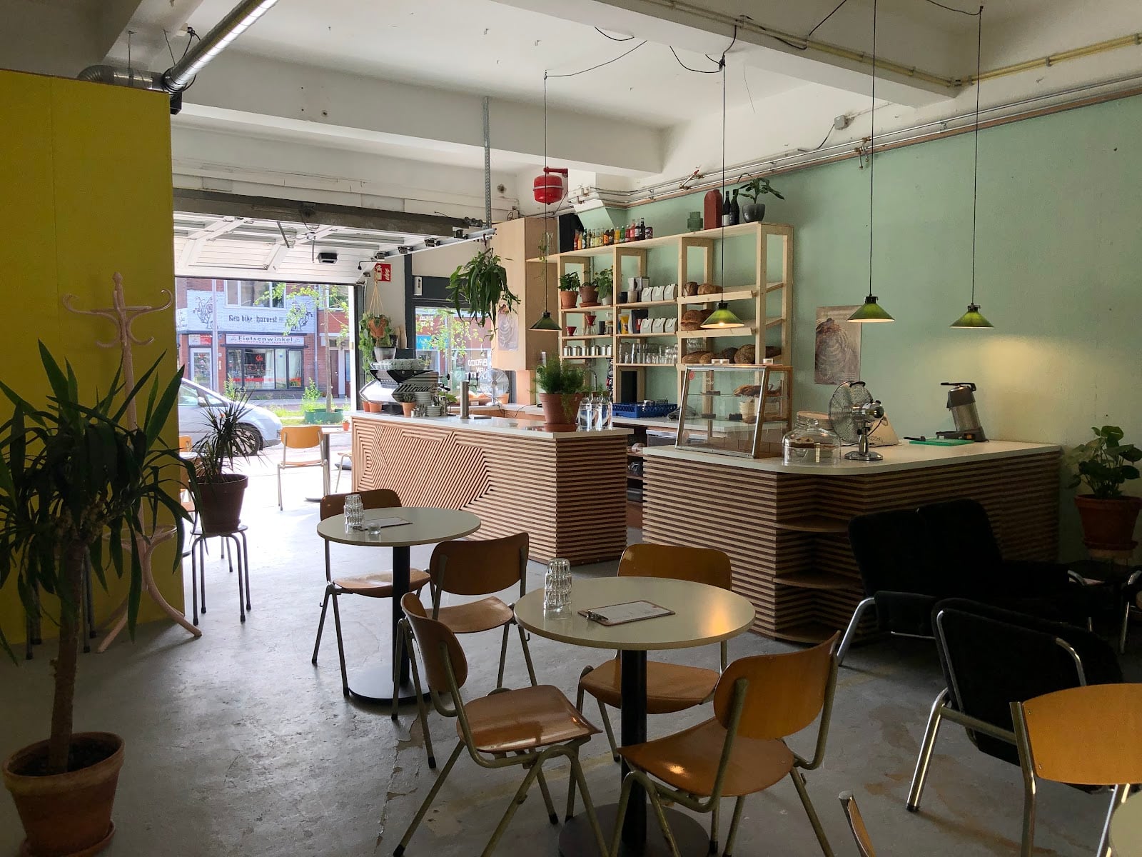 Kaffeetaria - espresso bar, bakery & meetingroom interior