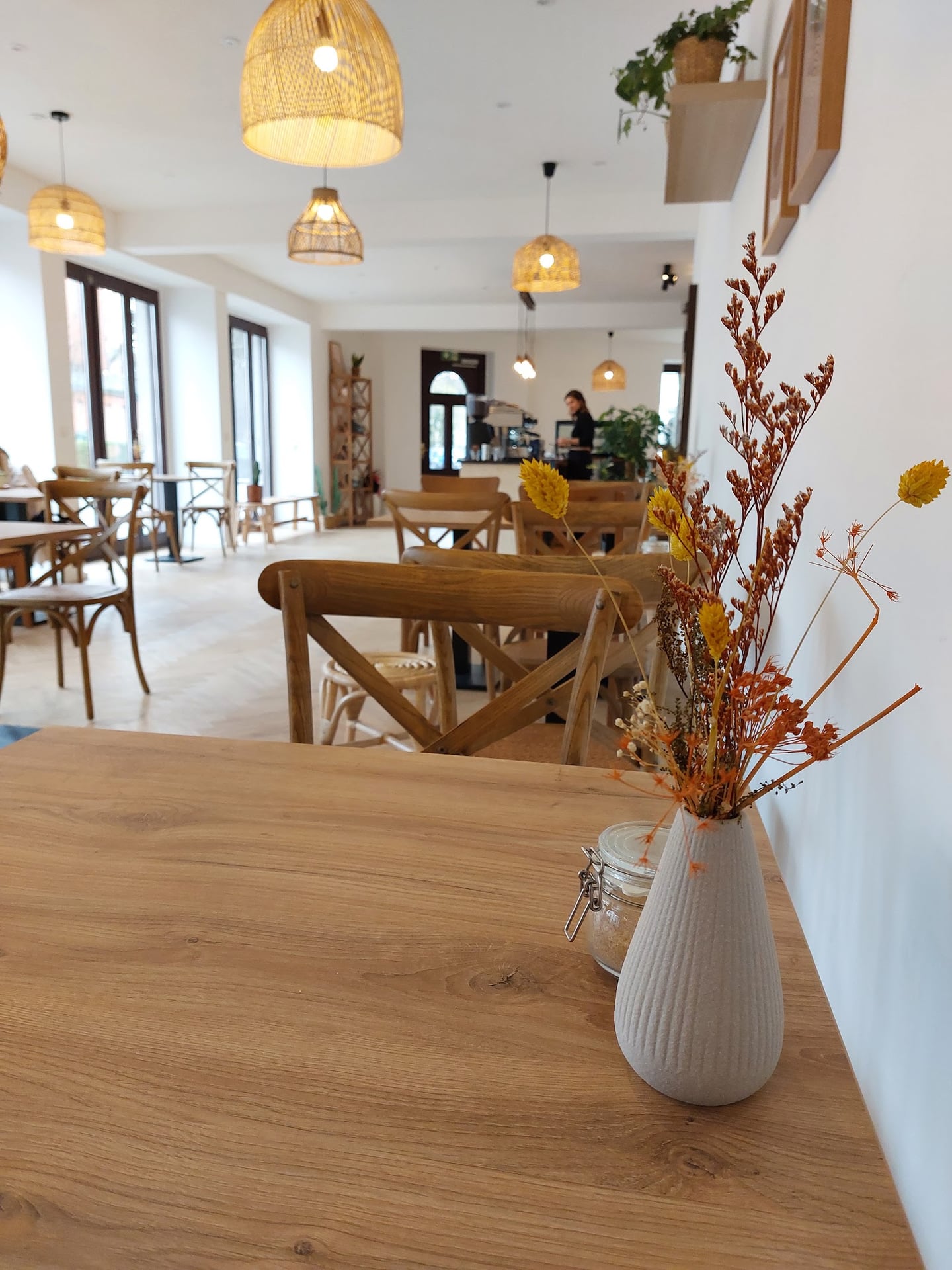 Brewbees Coffee interior