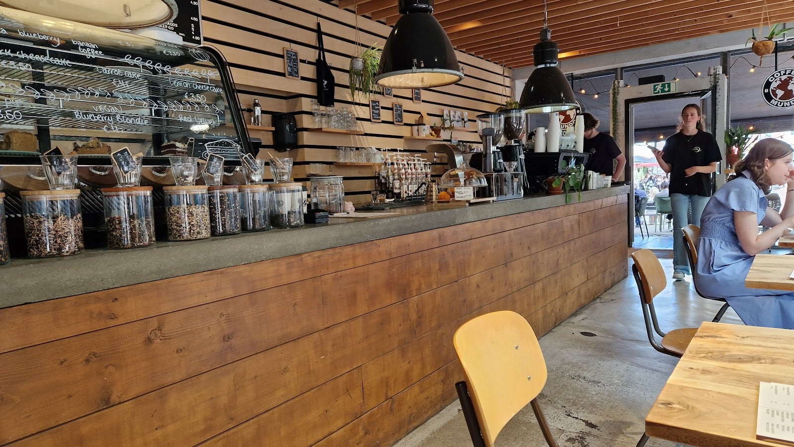 COFFEE MUNDO espresso & brew bar