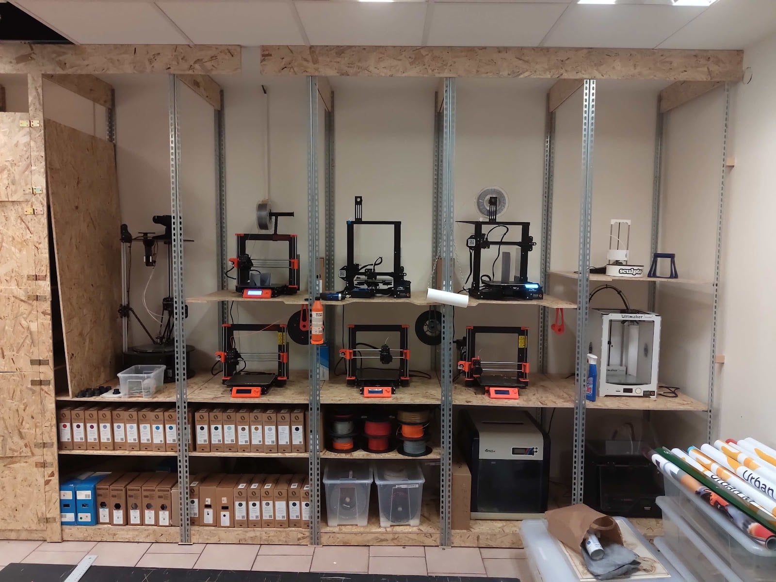 Lab.cafe interior