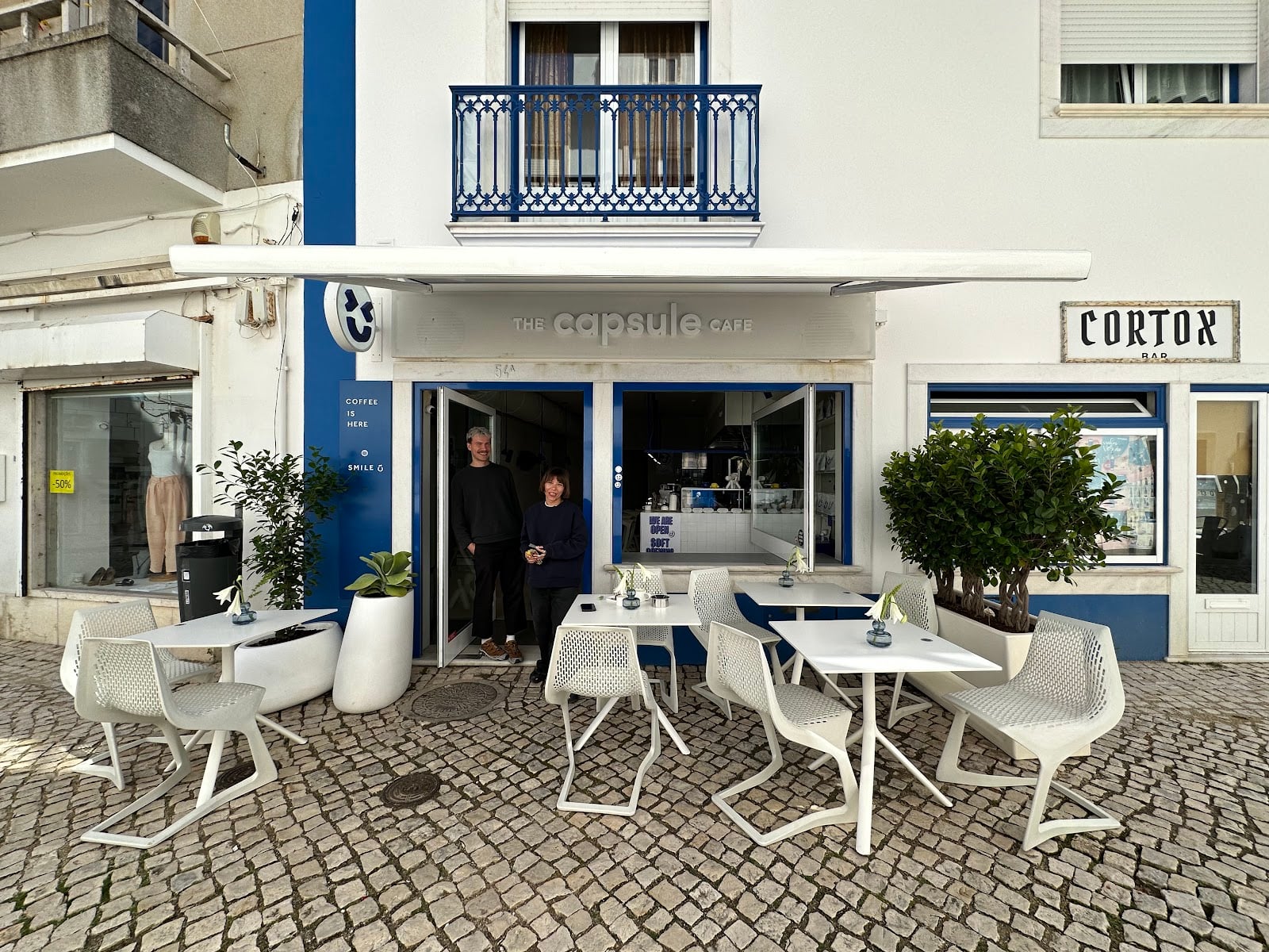 The Capsule Ericeira. Specialty coffee shop with beans roasted in-house.