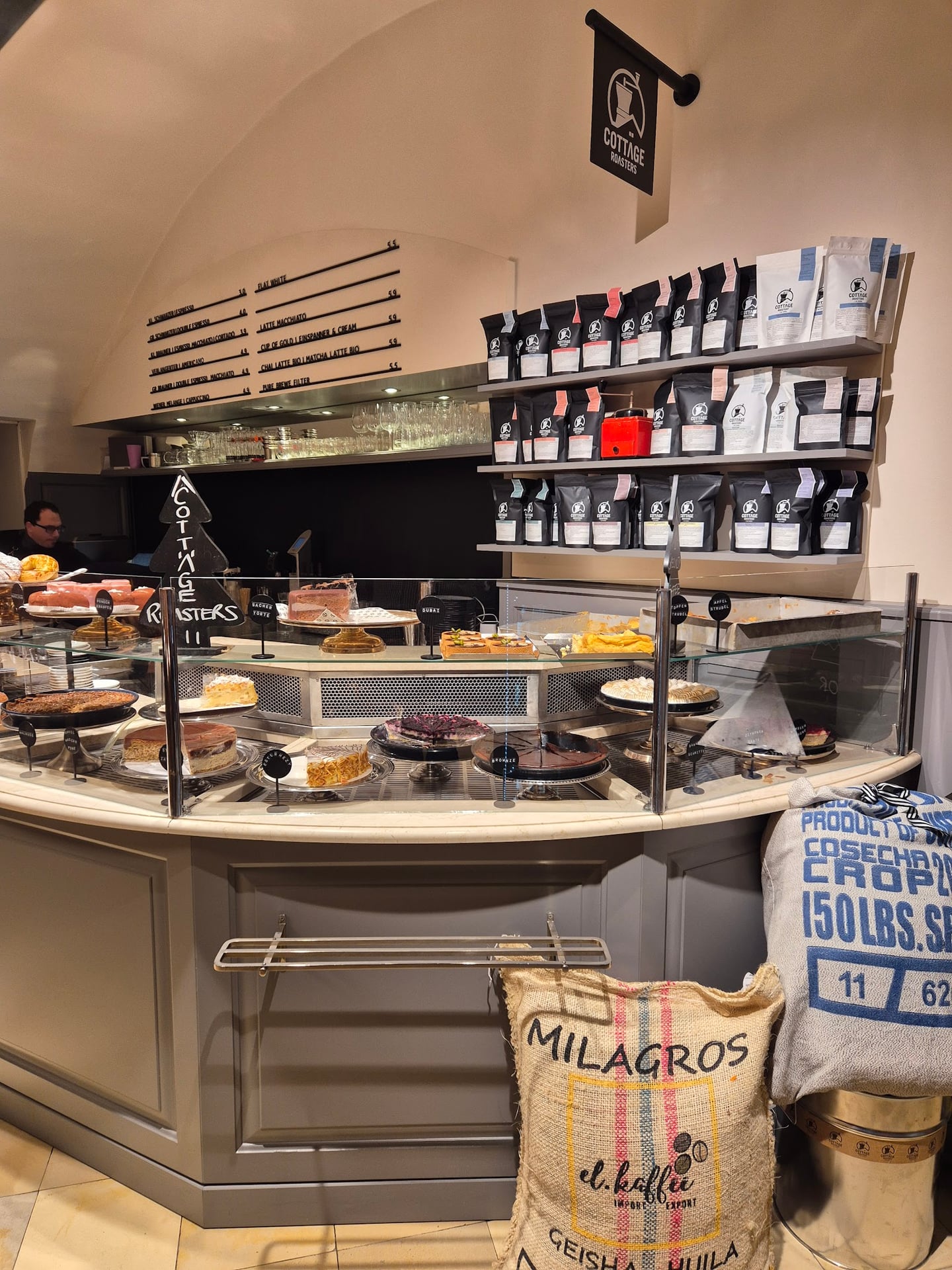 Cottage Roasters 1010 interior