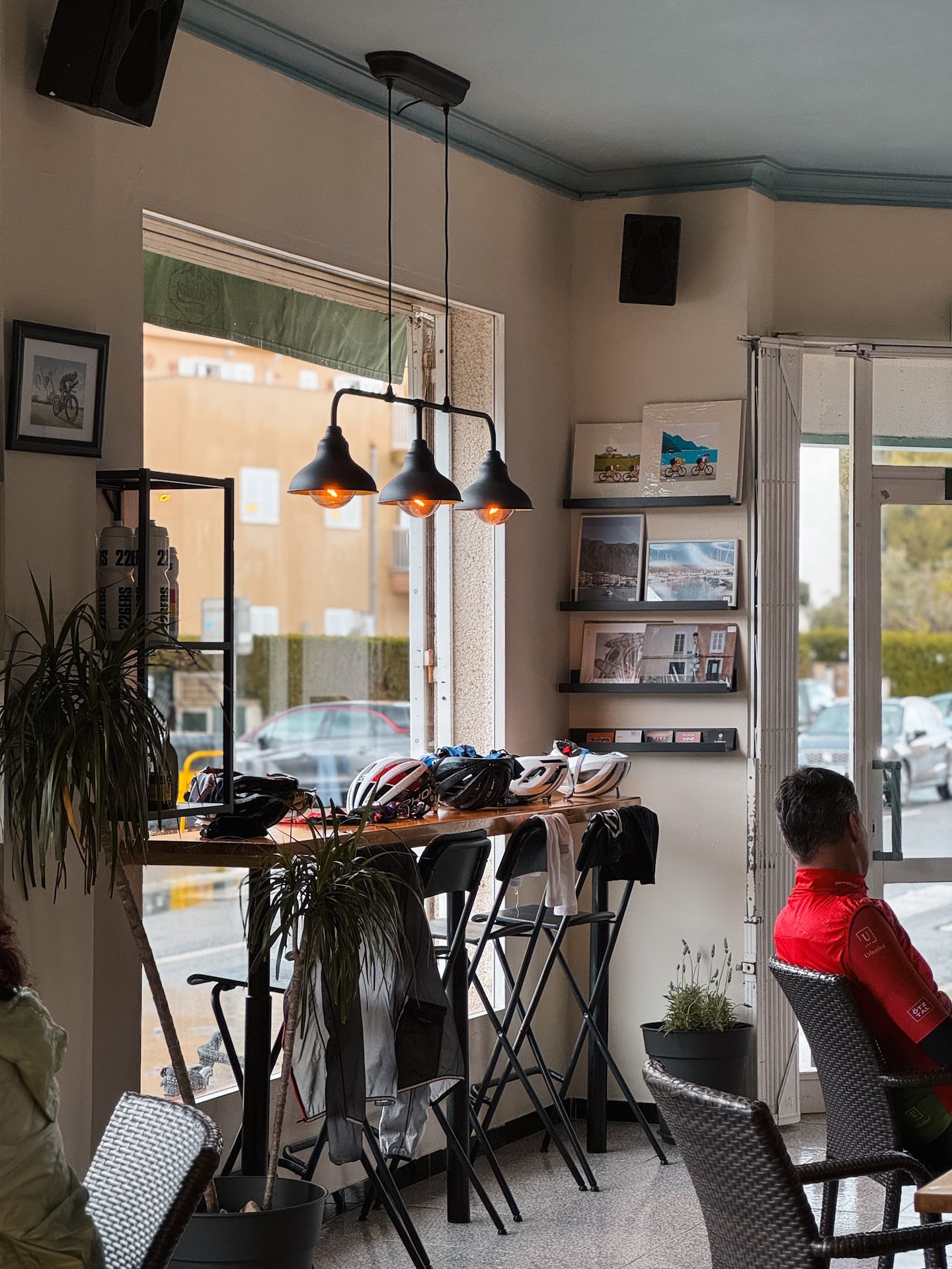 Holibikes Tours & Coffee