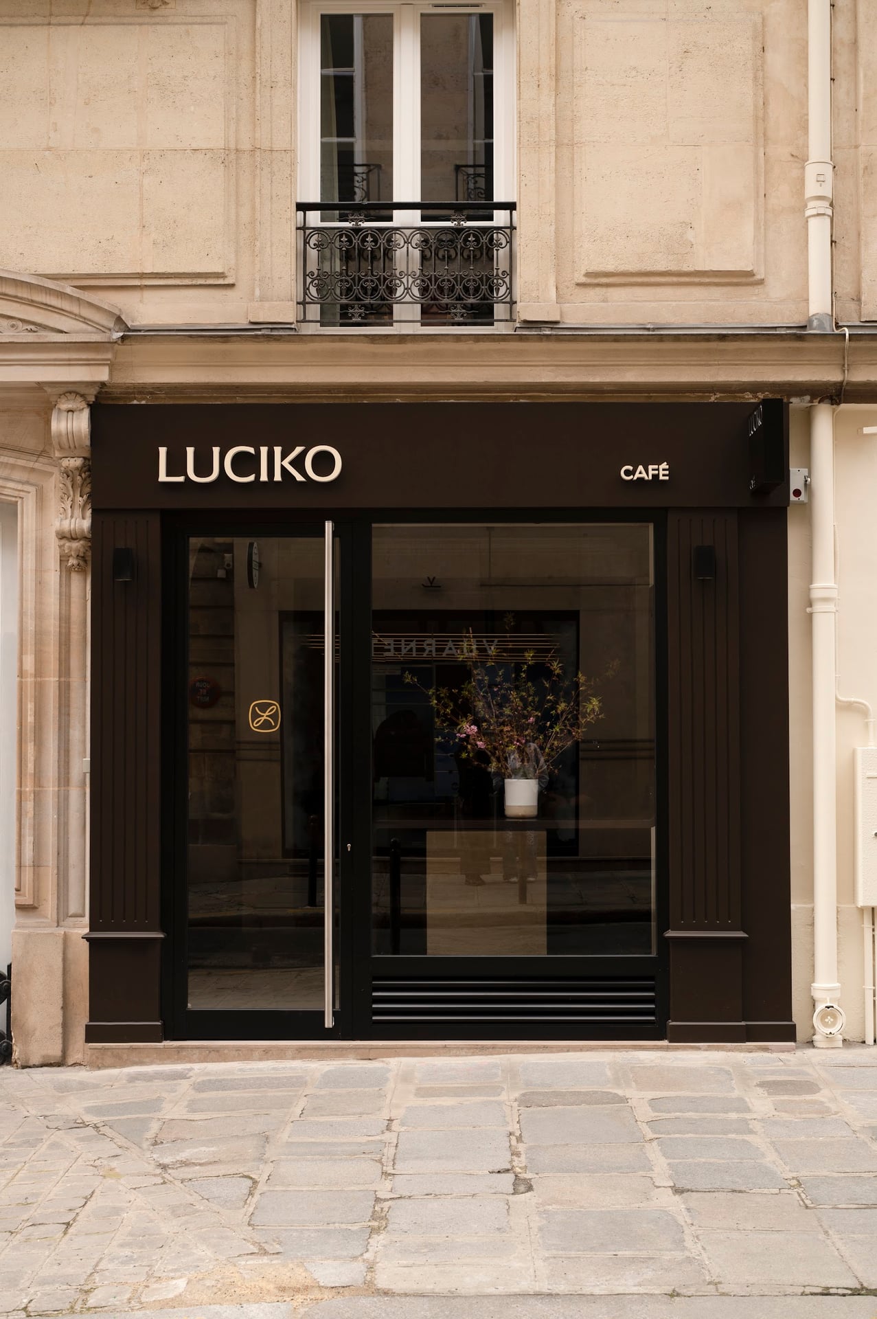 Luciko Café interior