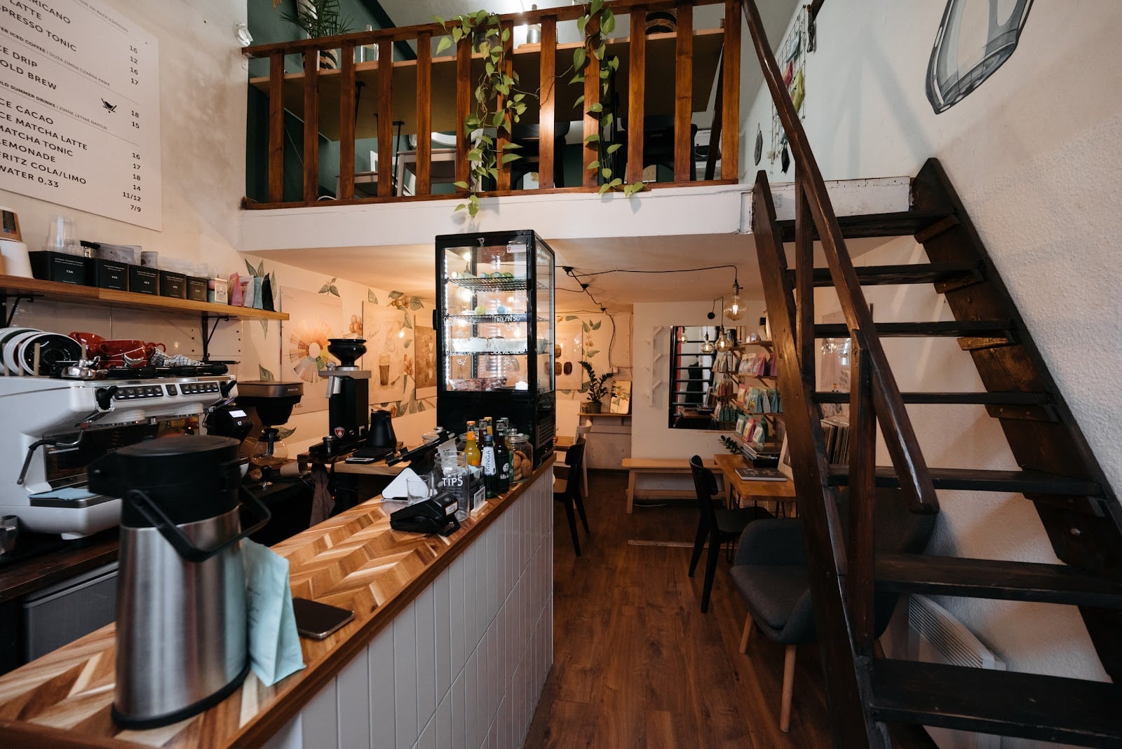 EMIGRANT Specialty Coffee – Starowiślna interior