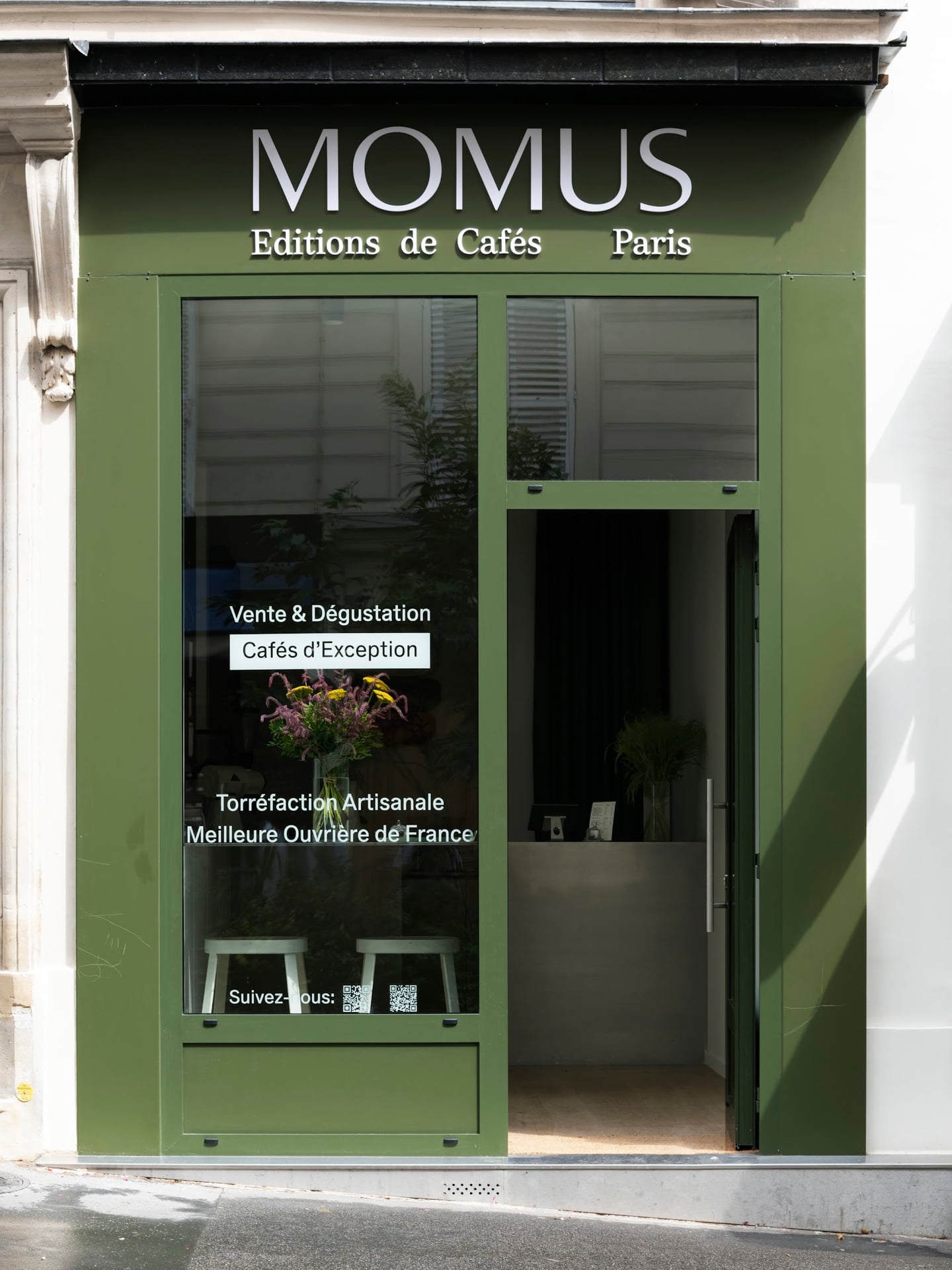 Momus interior