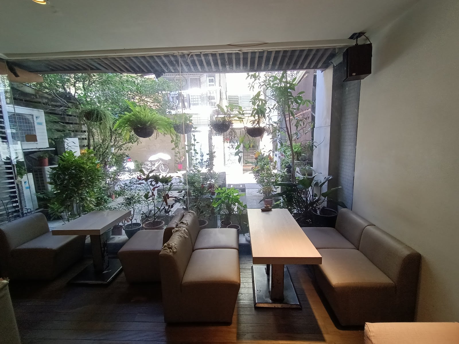 Minimal Cafe