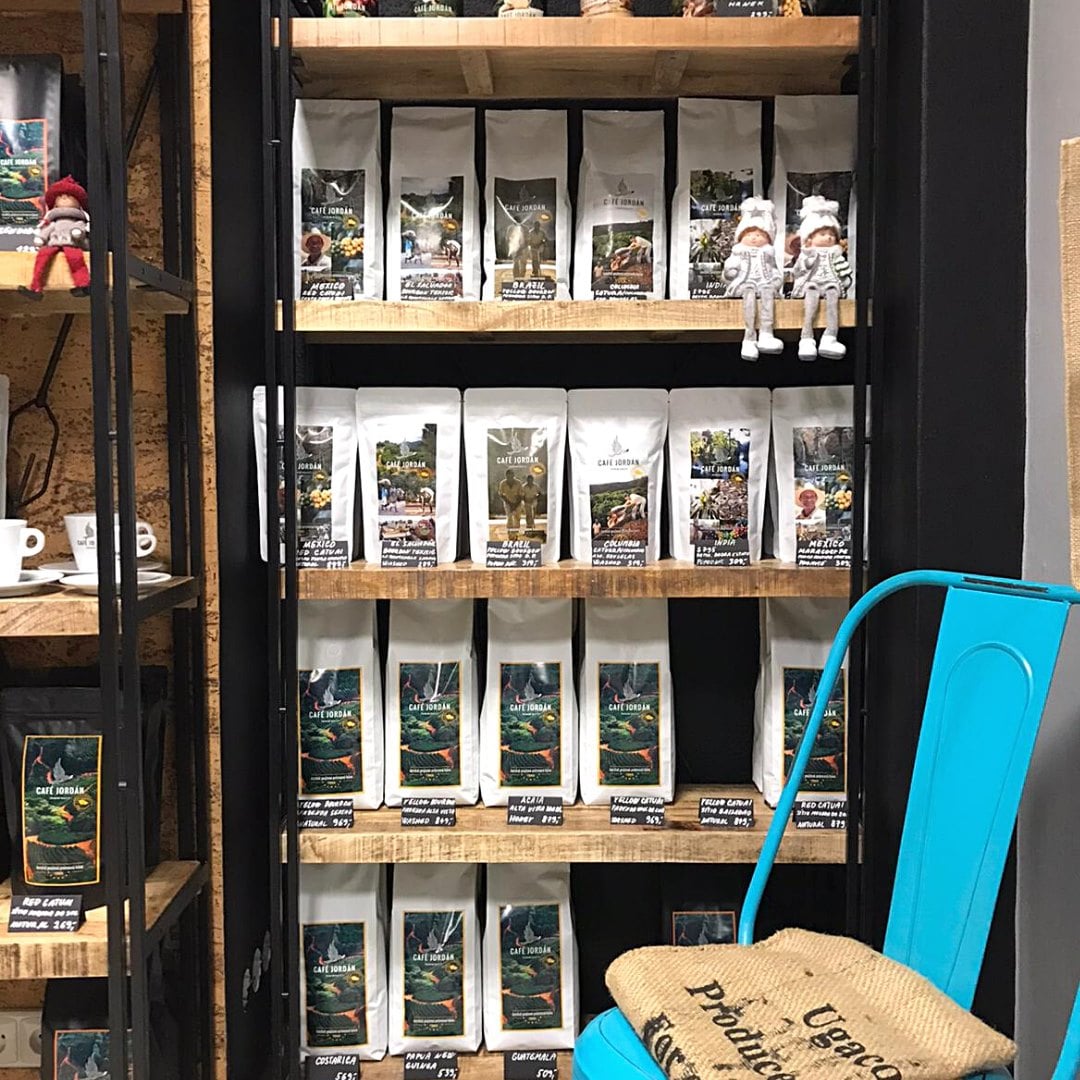 Kavárna a pražírna kávy CAFÉ JORDÁN