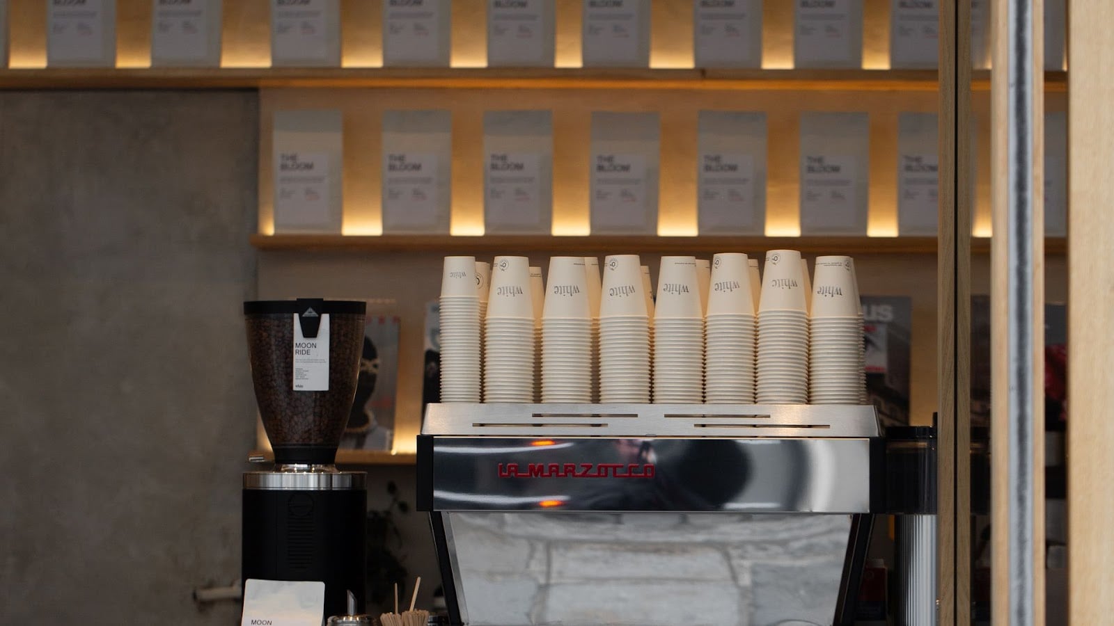 WHITE Coffee - Paris 3 interior