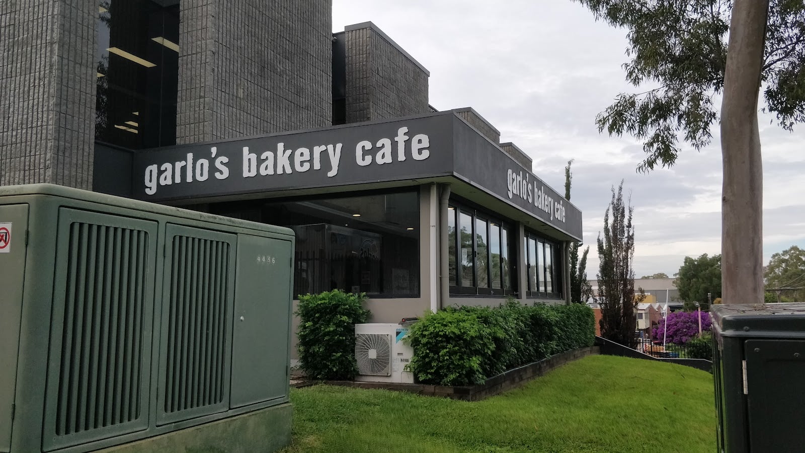 Garlo's Bakery Cafe
